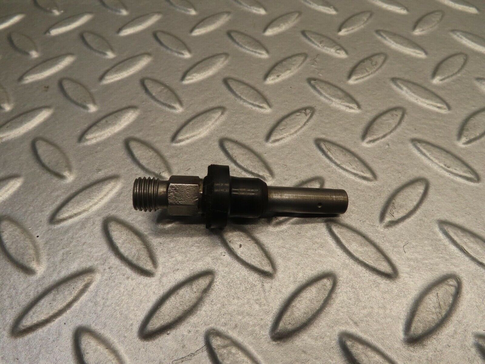 11737 Mercedes-Benz R107 450SL Fuel Injector Bosch