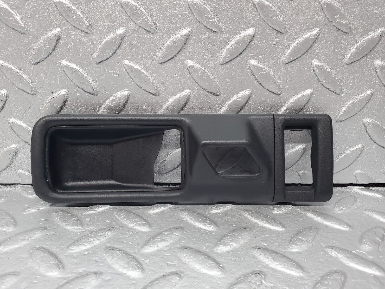 45895 Mercedes-Benz W126 420SE Rear Interior Door Handle Frame Right 1267660211 1267660491