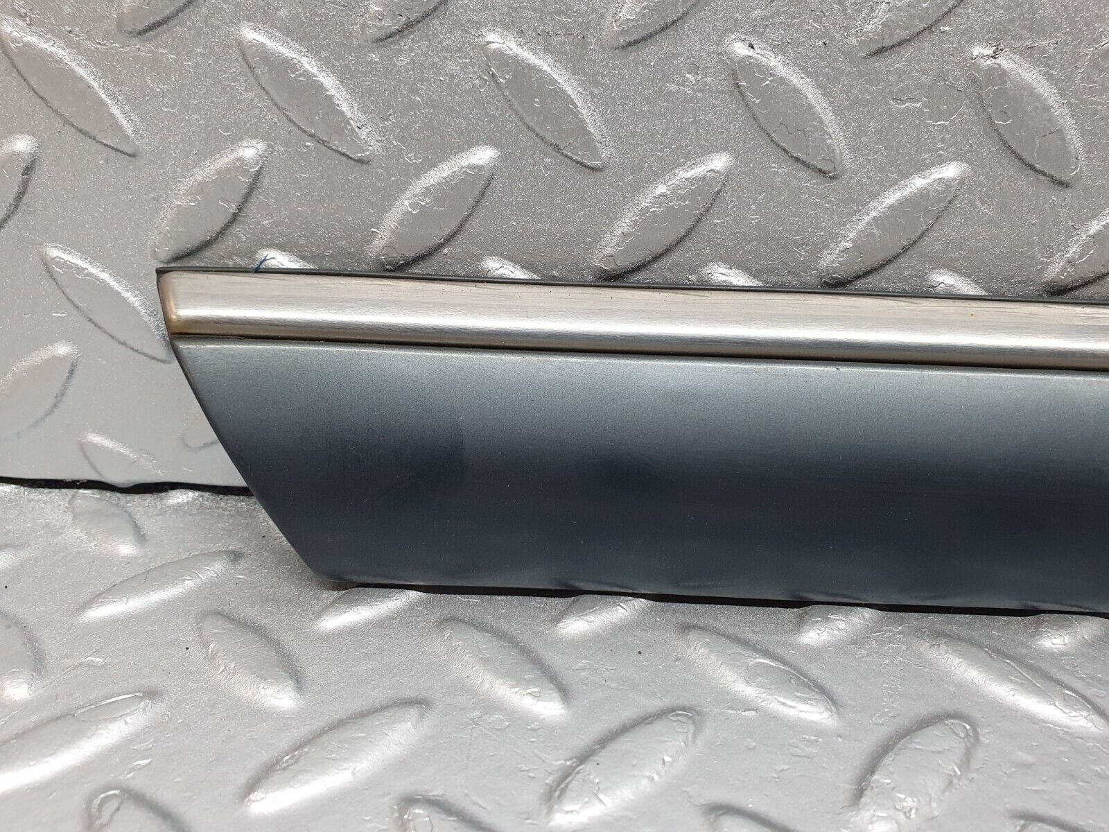 41806 Mercedes-Benz W202 C200 Rear Right Door Centre Moulding Trim 2026909862