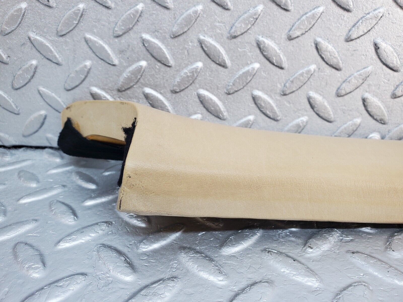 45563 Mercedes-Benz W126 420SE A Pillar Cover Trim Right Side Beige