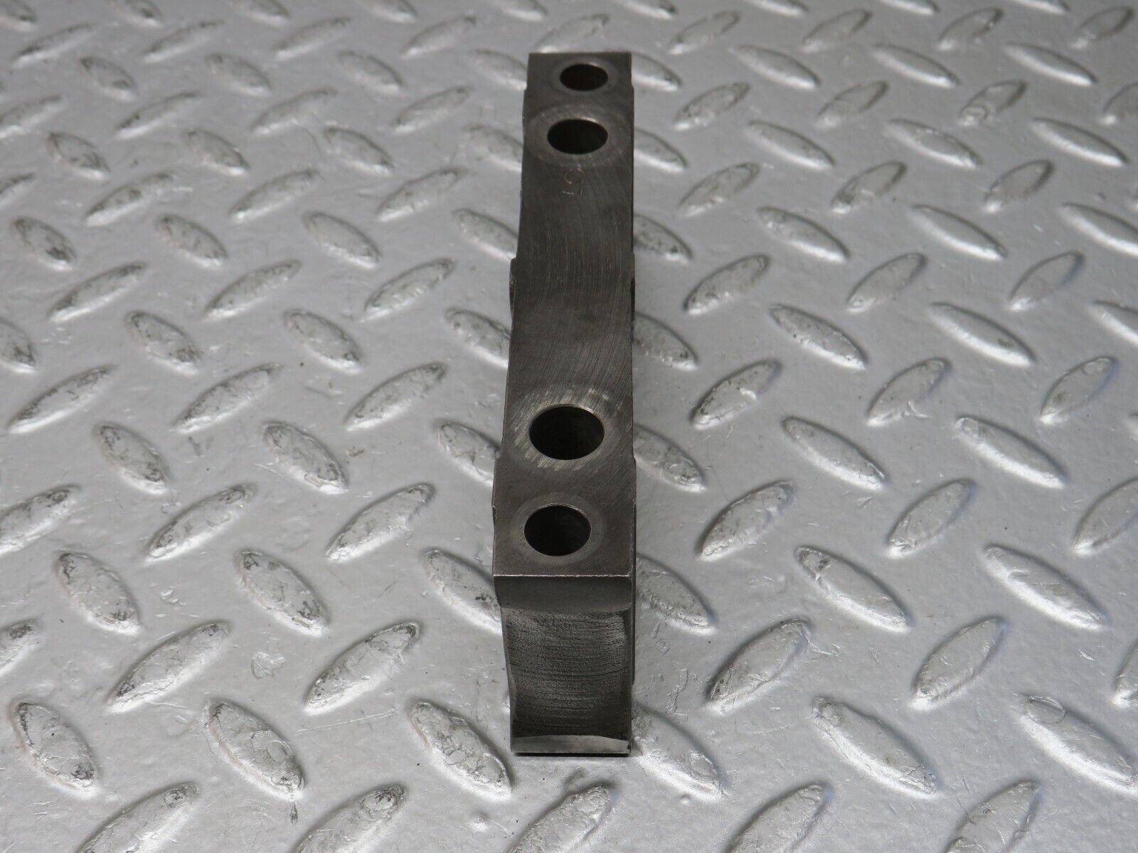 32870 Mercedes-Benz C107 R107 350 V8 Crankshaft Bearing Block 1160110312