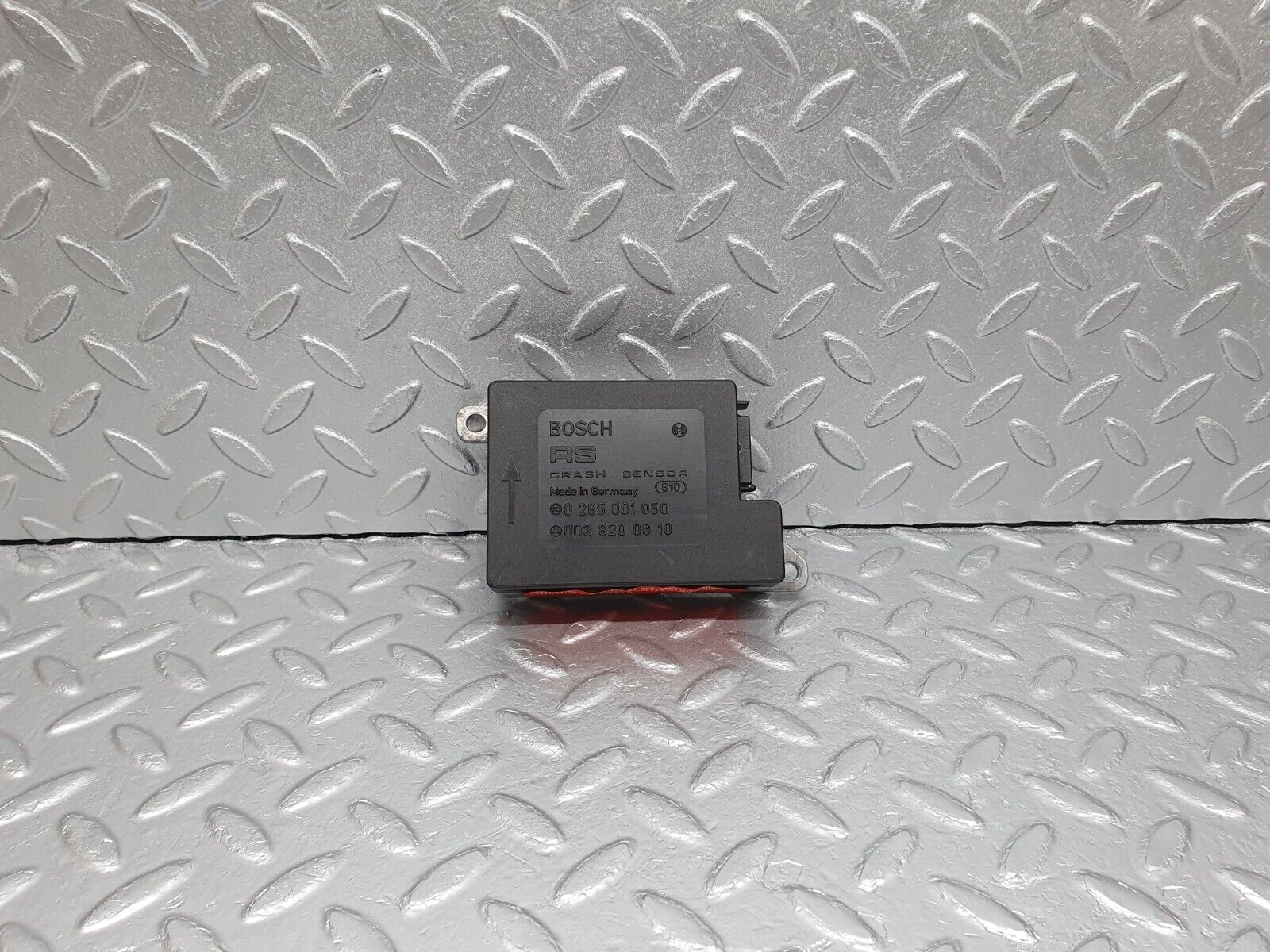 41645 Mercedes-Benz W124 200E Airbag Crash Sensor 0038200810