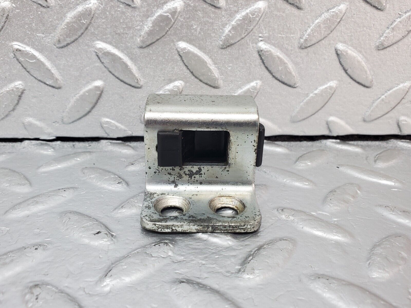 44342 Mercedes-Benz W123 280E Left Door Lock Latch