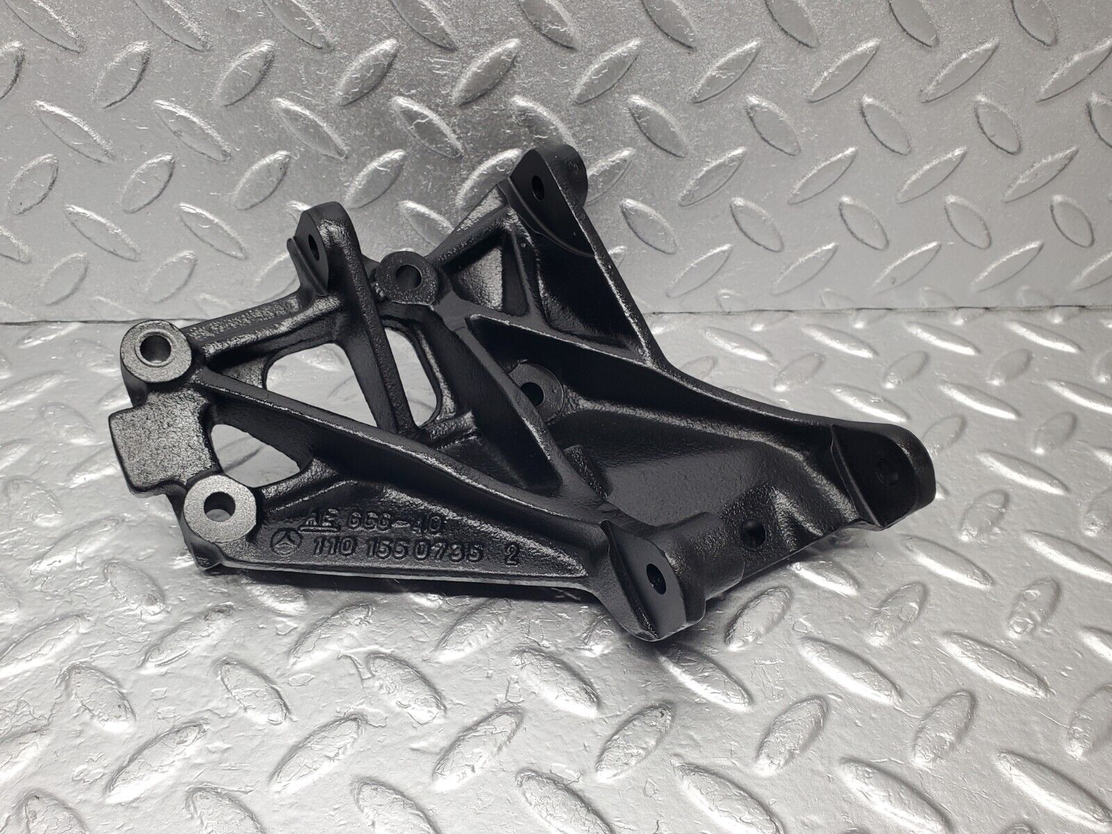 46637 Mercedes-Benz C123 280CE Coupe Alternator Generator Bracket 1101550735