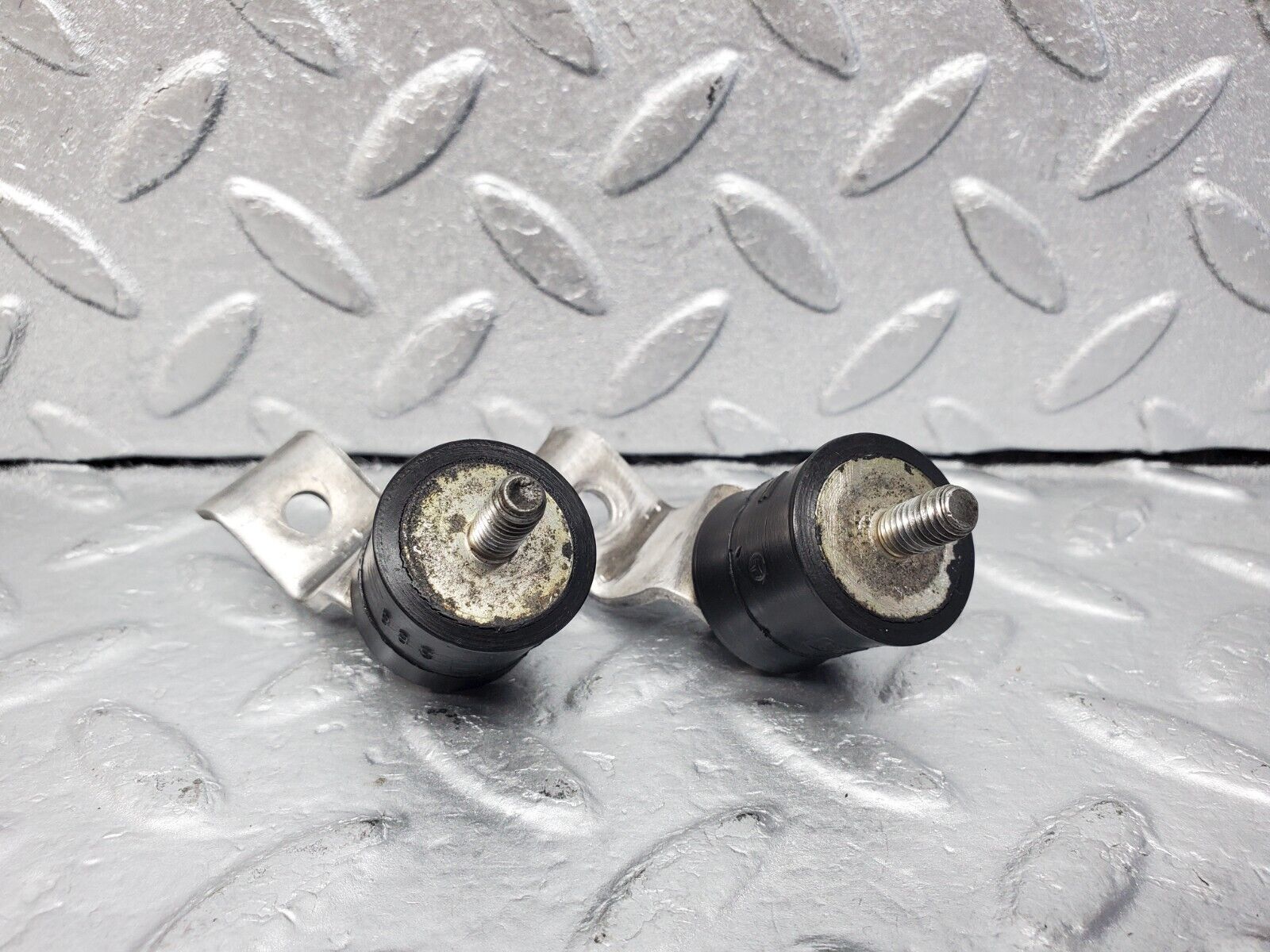 45980 Mercedes-Benz W126 420SE Air Filter Box Housing Holder 2X