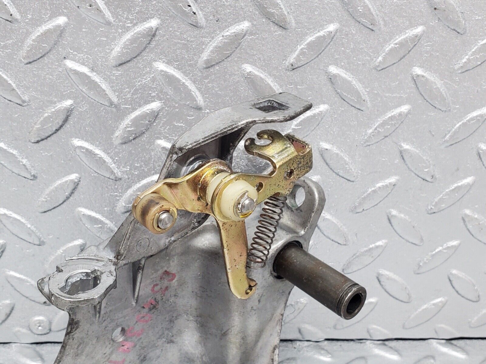 44593 Mercedes-Benz W124 220E Brake Pedal Bracket 1242900919