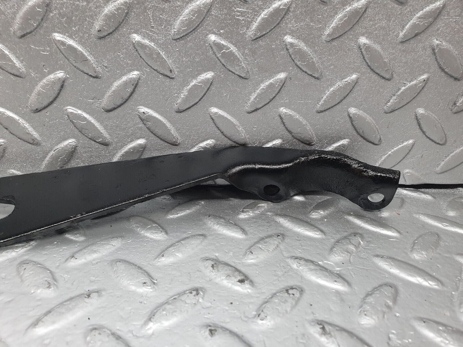 43513 Mercedes-Benz C126 380SEC Coupe Exhaust Bracket