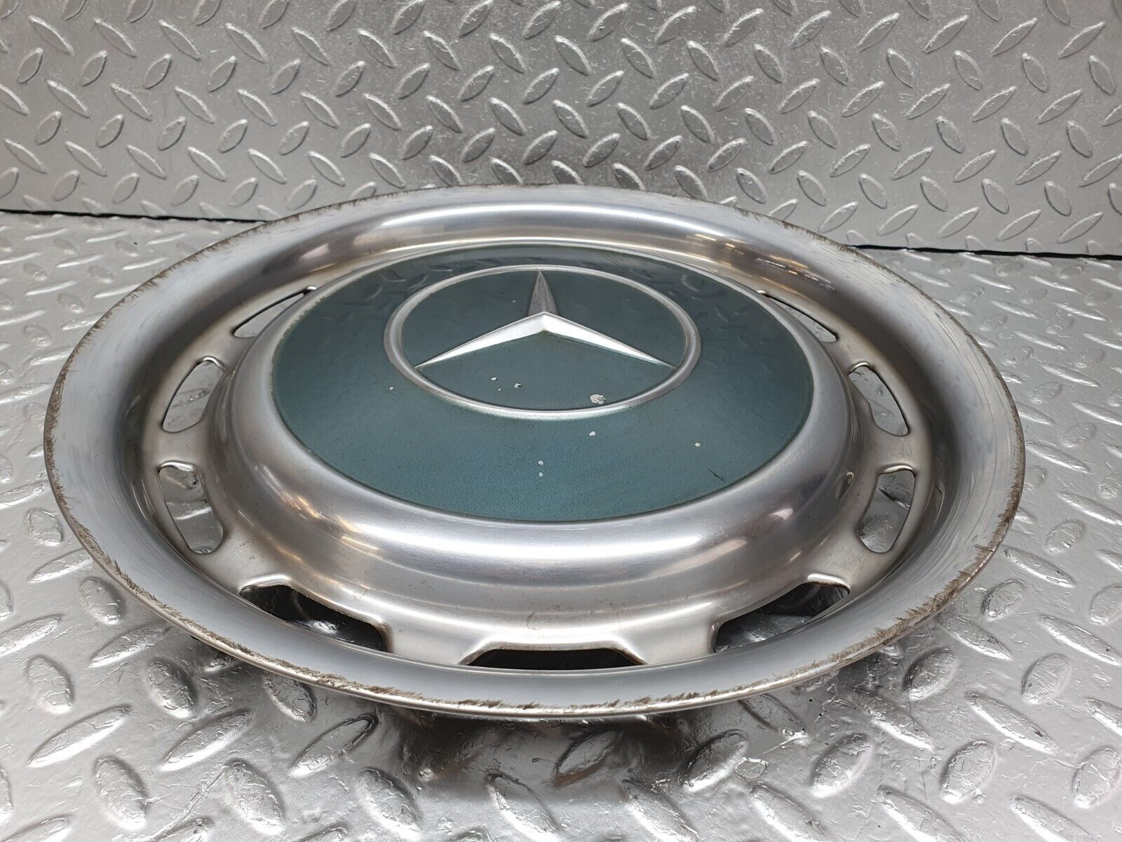 44161 Mercedes-Benz C123 230CE Coupe Wheel Hub Cap 14''