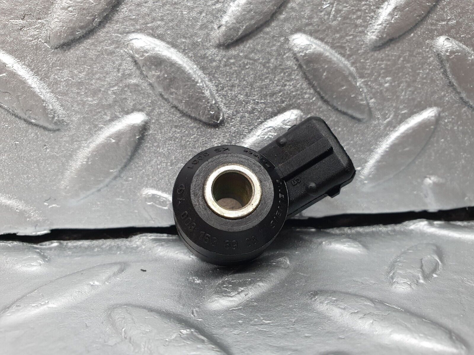 42250 Mercedes-Benz R129 320SL Coupe Knock Sensor Siemens 2X 0031538928