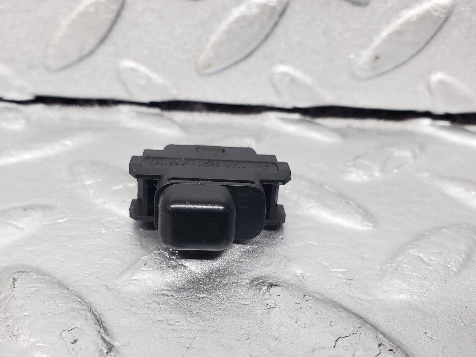 45654 Mercedes-Benz W126 420SE Child Lock Control Switch 1248204910