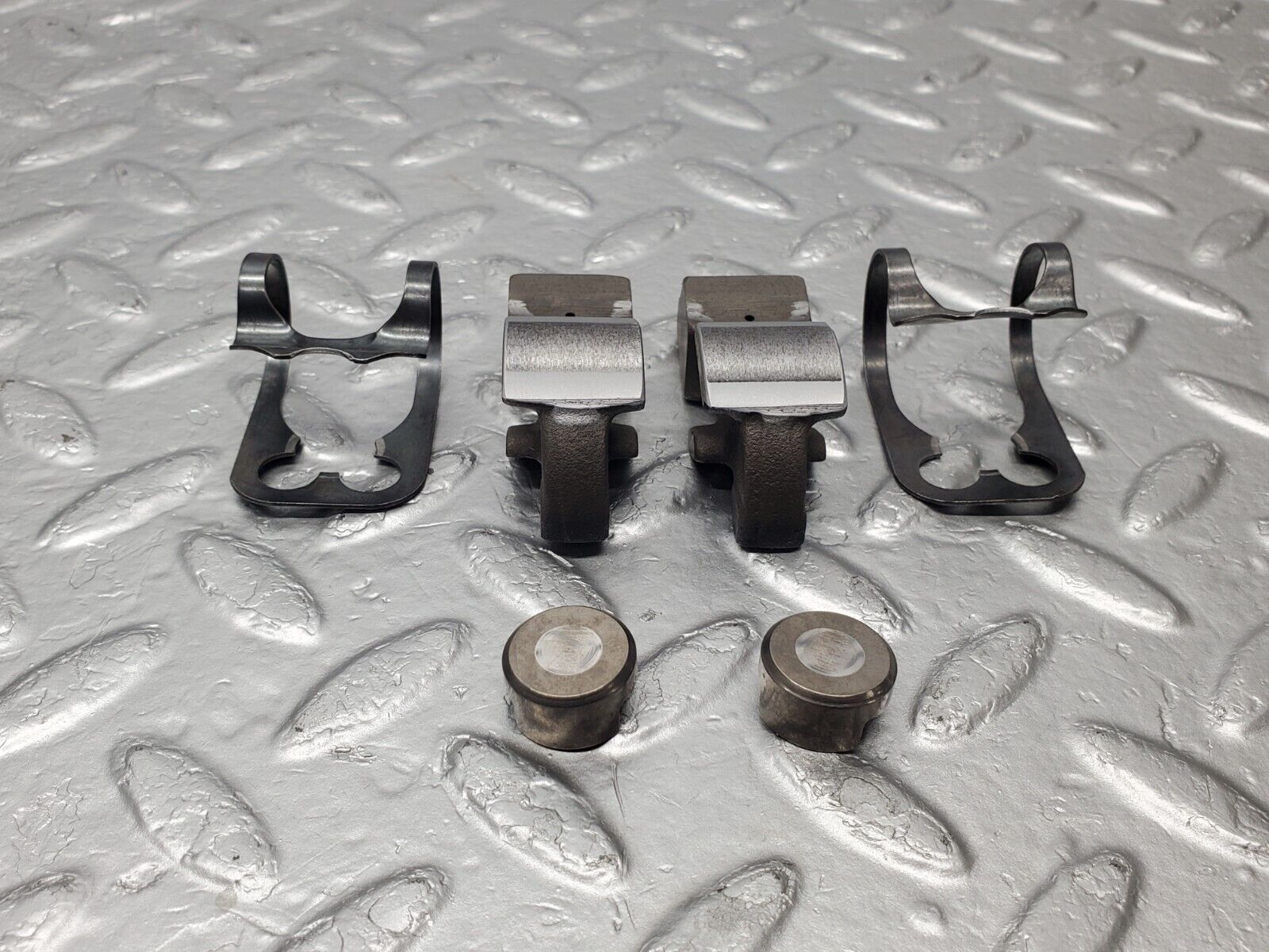 46609 Mercedes-Benz C123 280CE Coupe Valve Rocker Arm With Spring And Tappet