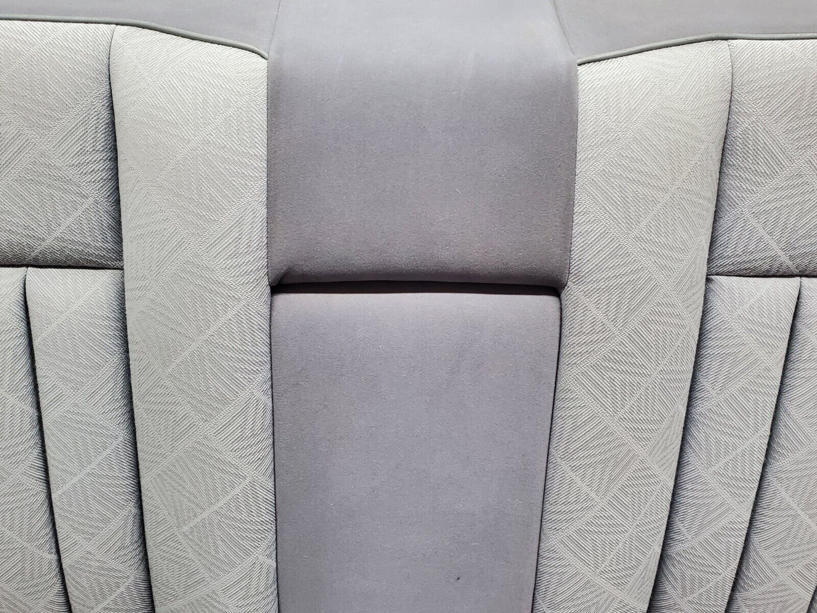 44738 Mercedes-Benz W124 220E Rear Seat 1249202216