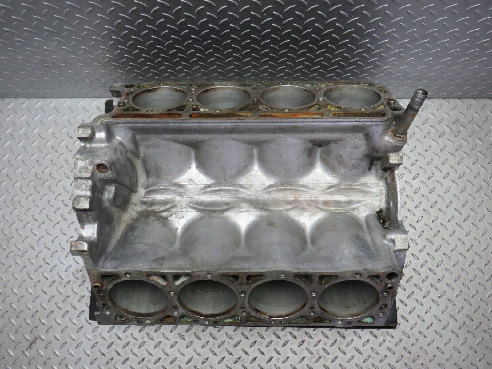 39319 Mercedes-Benz R107 500SL Engine Block M117.962 1170112401