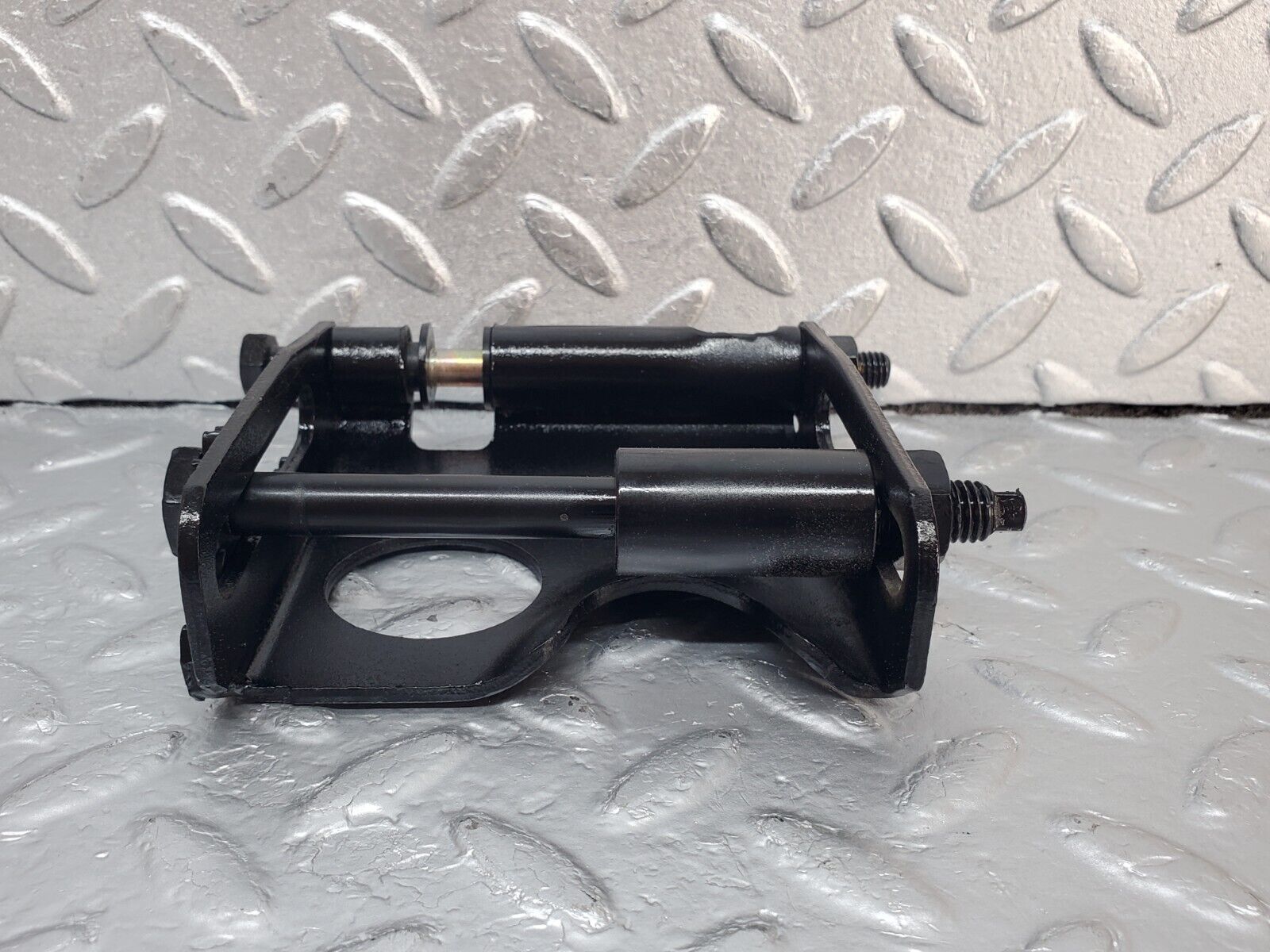 45365 Mercedes-Benz 280E M110.983 Alternator Generator Bracket