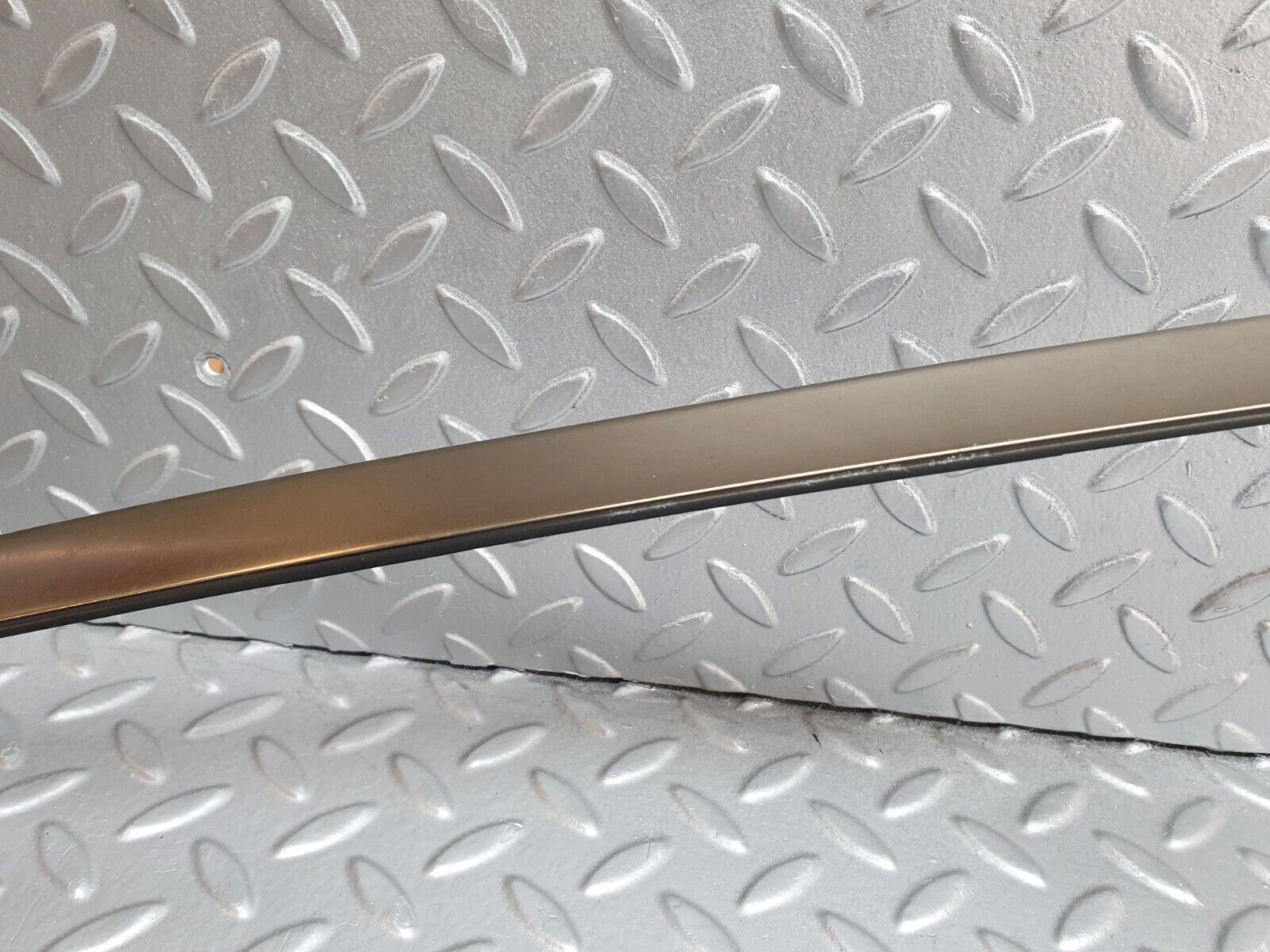 42112 Mercedes-Benz W202 C200 Roof Trim Right Side