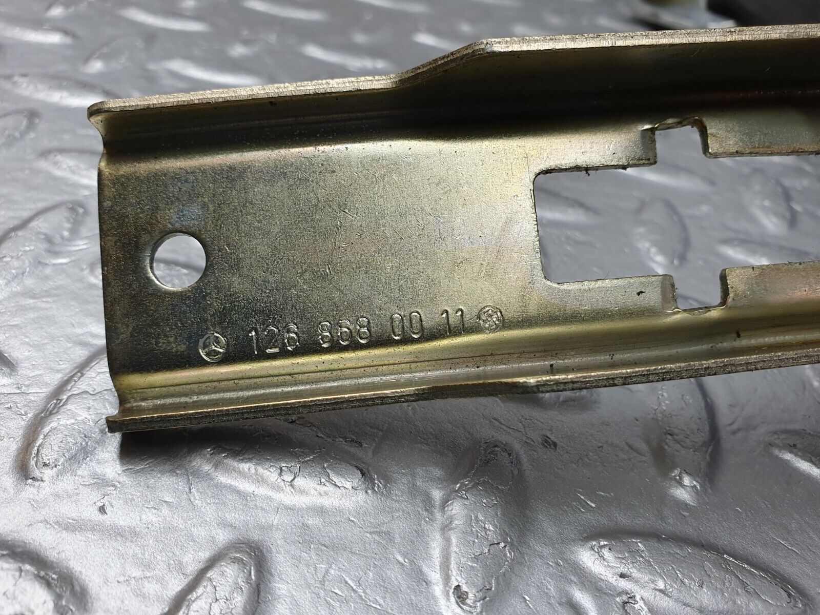 41695 Mercedes-Benz W124 200E Front Left Seat Belt With Buckle 1248603985 1268580011 1248600169