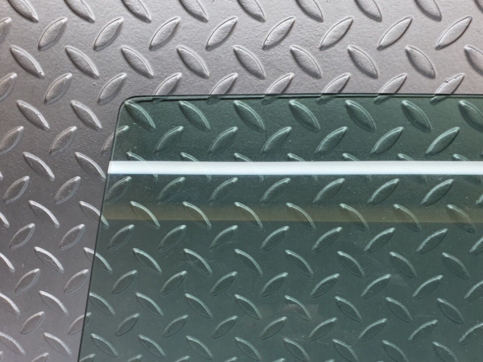 41992 Mercedes-Benz W202 C200 Rear Right Door Window Glass