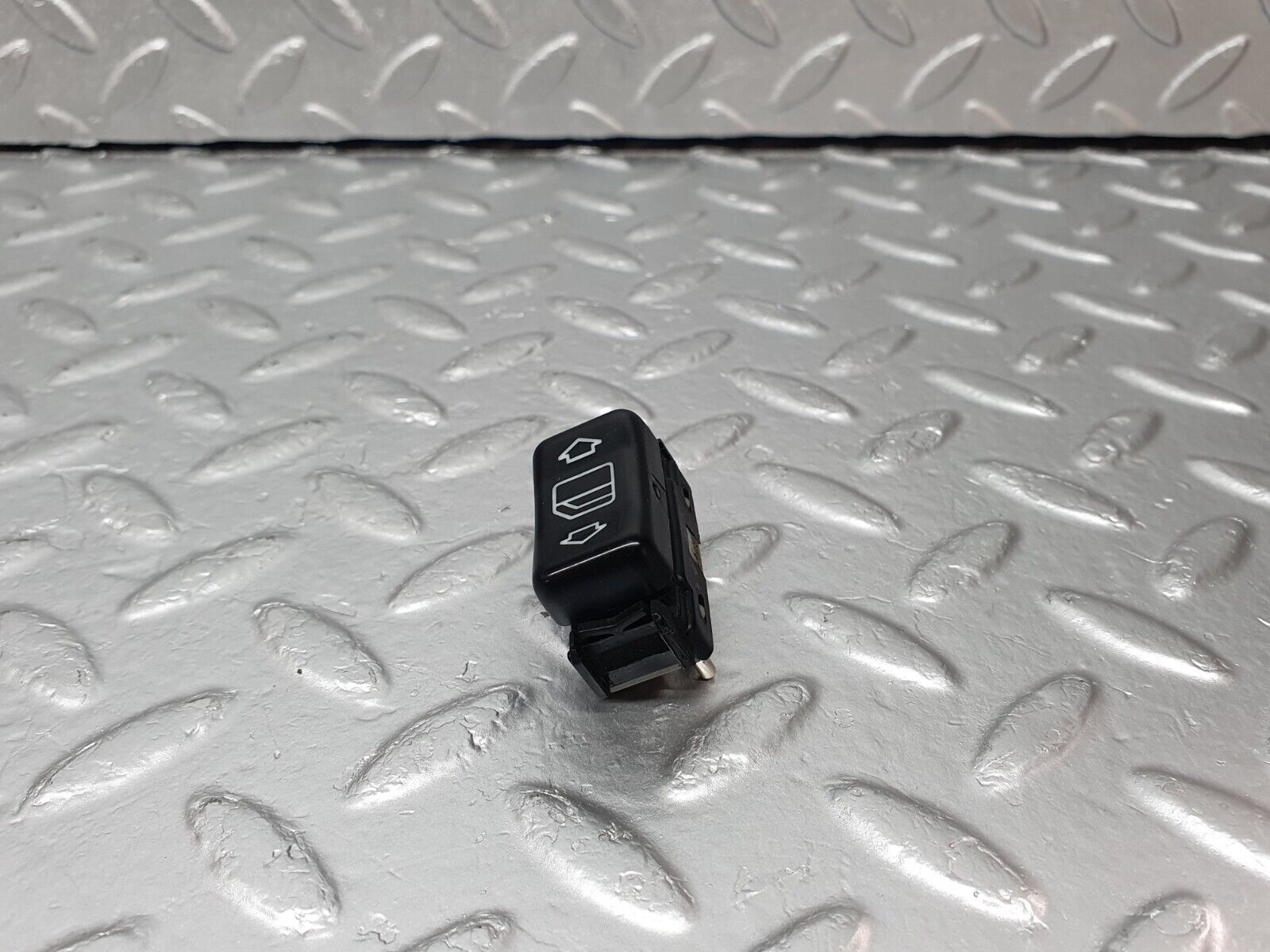 42388 Mercedes-Benz R129 320SL Coupe Left Door Window Switch 1298201310