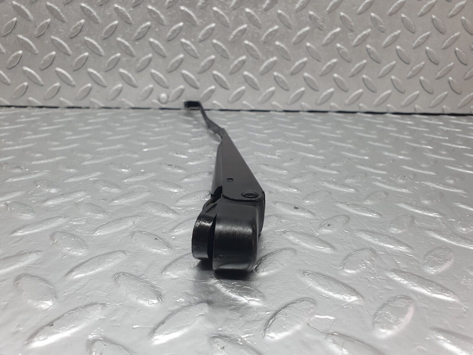 43983 Mercedes-Benz C123 230CE Coupe Wiper Arm Bosch Left Side