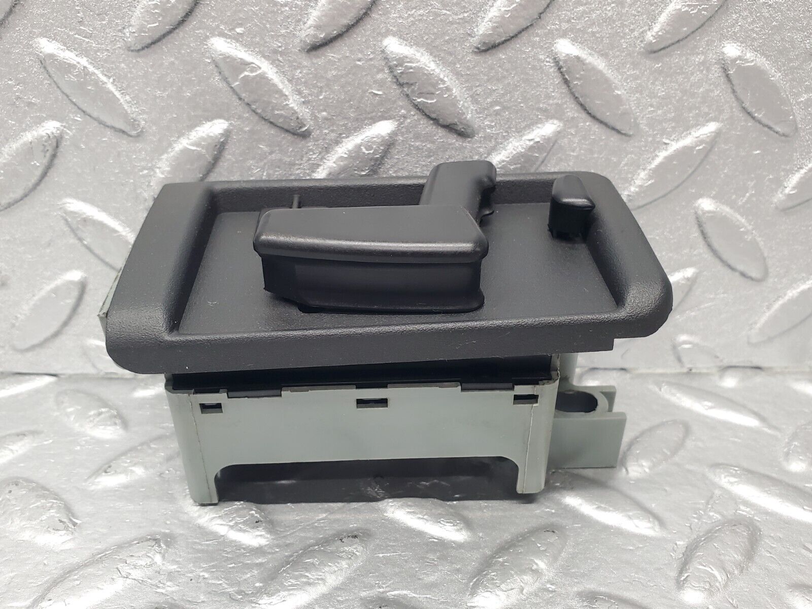 46053 Mercedes-Benz W126 420SE Front Right Seat Adjust Switch 0038202810