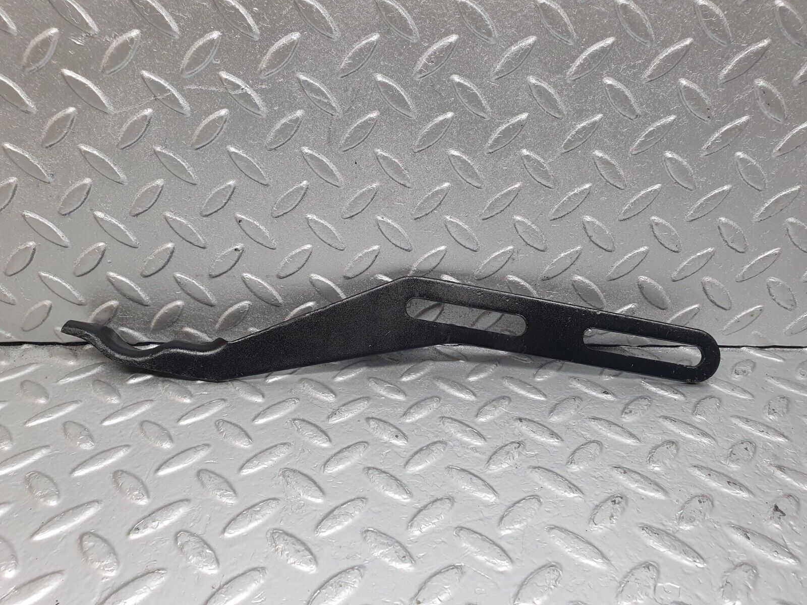 43514 Mercedes-Benz C126 380SEC Coupe Exhaust Bracket