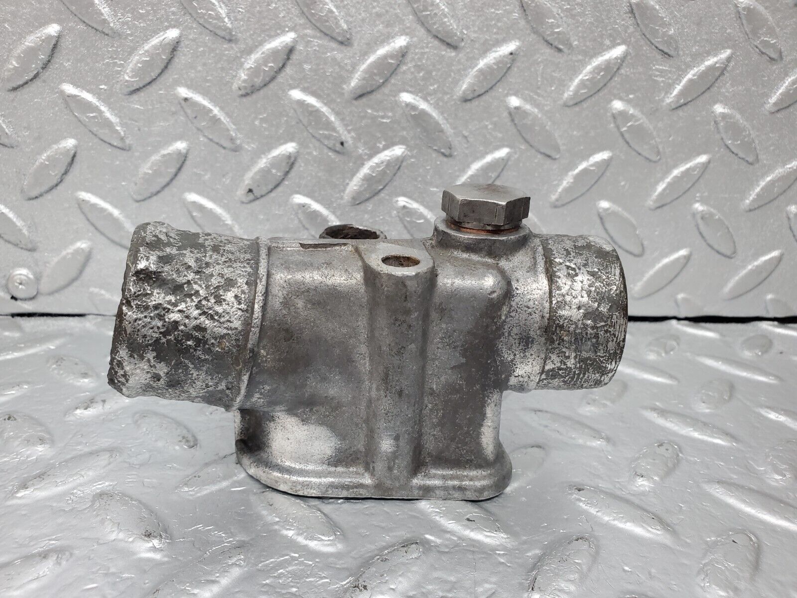 45281 Mercedes-Benz C107 350SLC Coupe Water Pump Flange Pipe Socket 1162011430