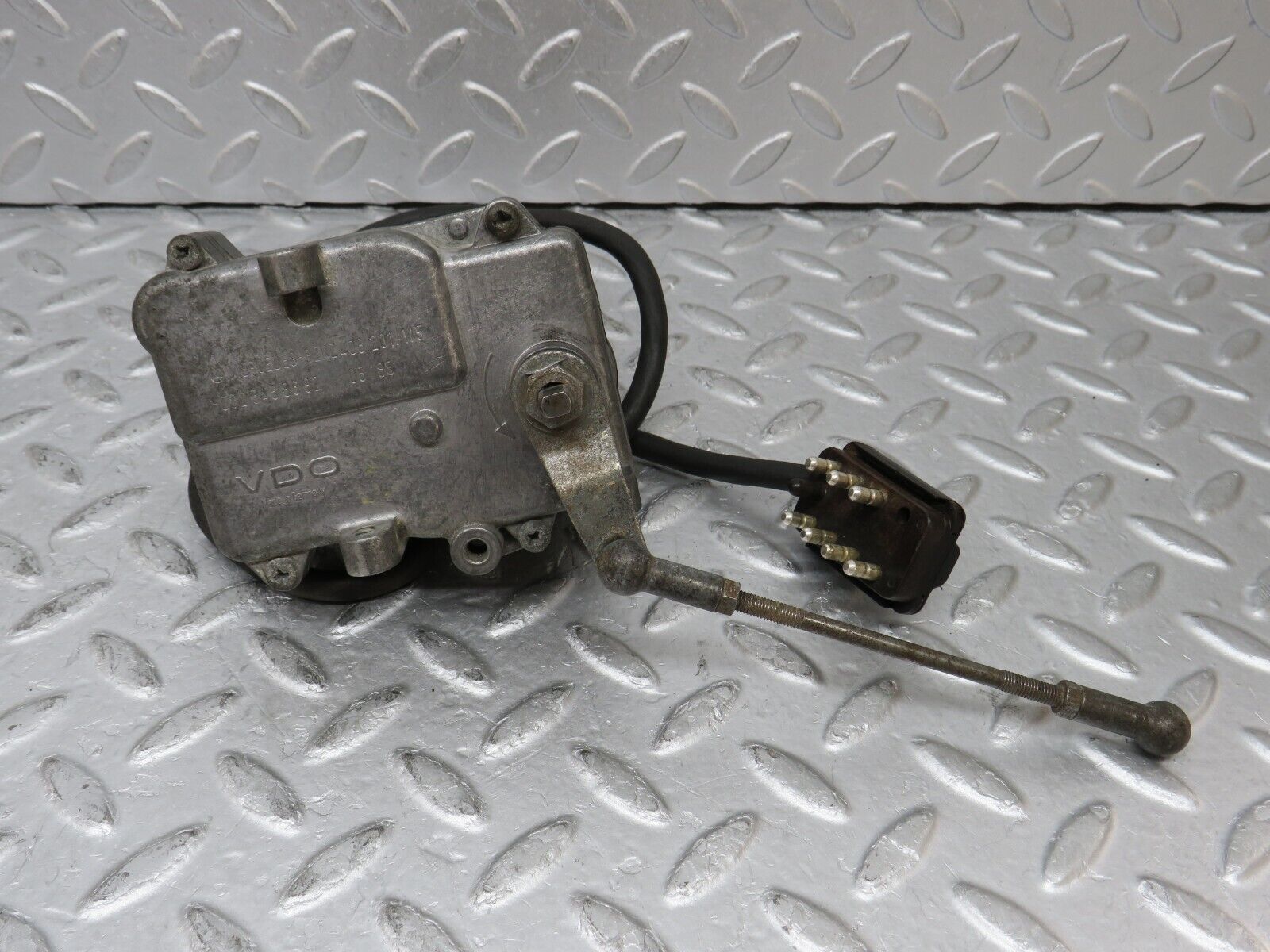 35436 Mercedes-Benz R107 280SL Cruise Control Actuator 0025458632