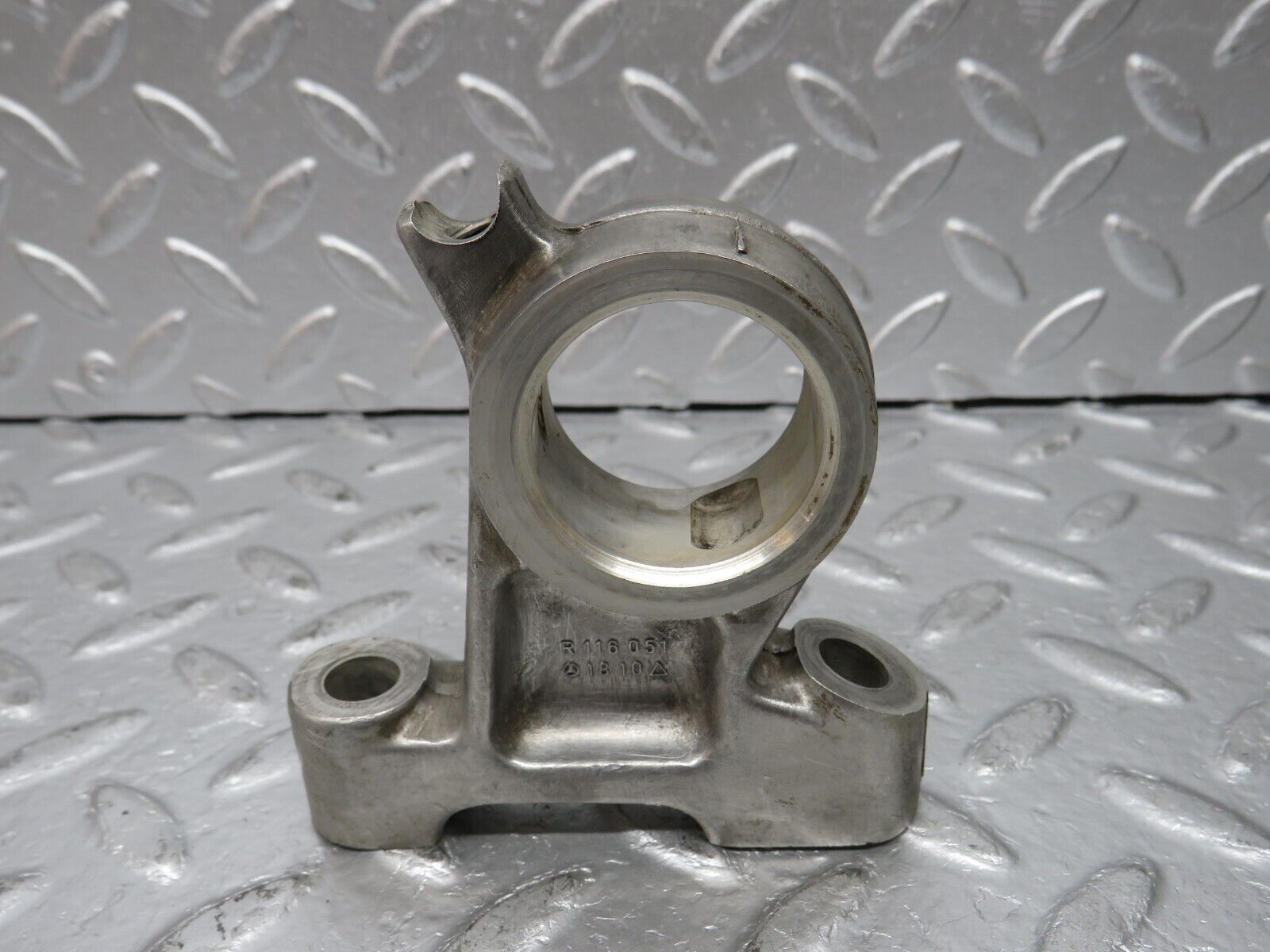 32794 Mercedes-Benz C107 R107 350 V8 Camshaft Tower Bearing 1160511810