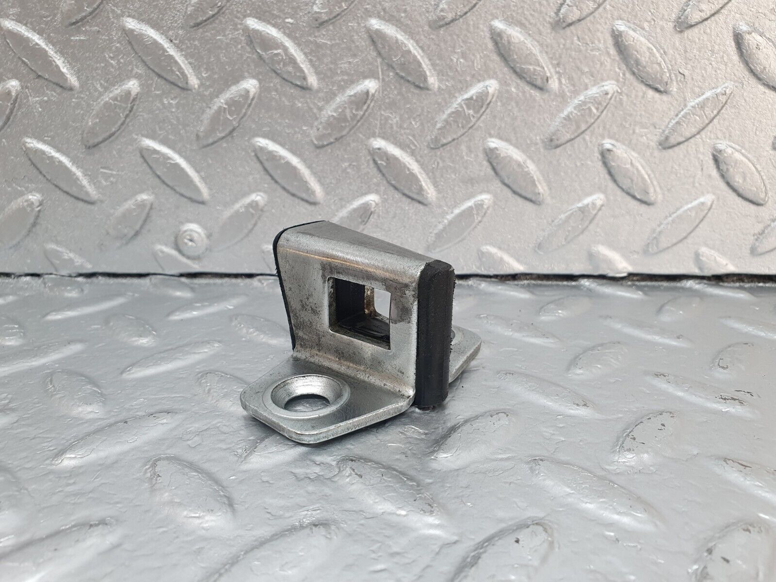 42891 Mercedes-Benz W201 190 2.0L Door Lock Latch