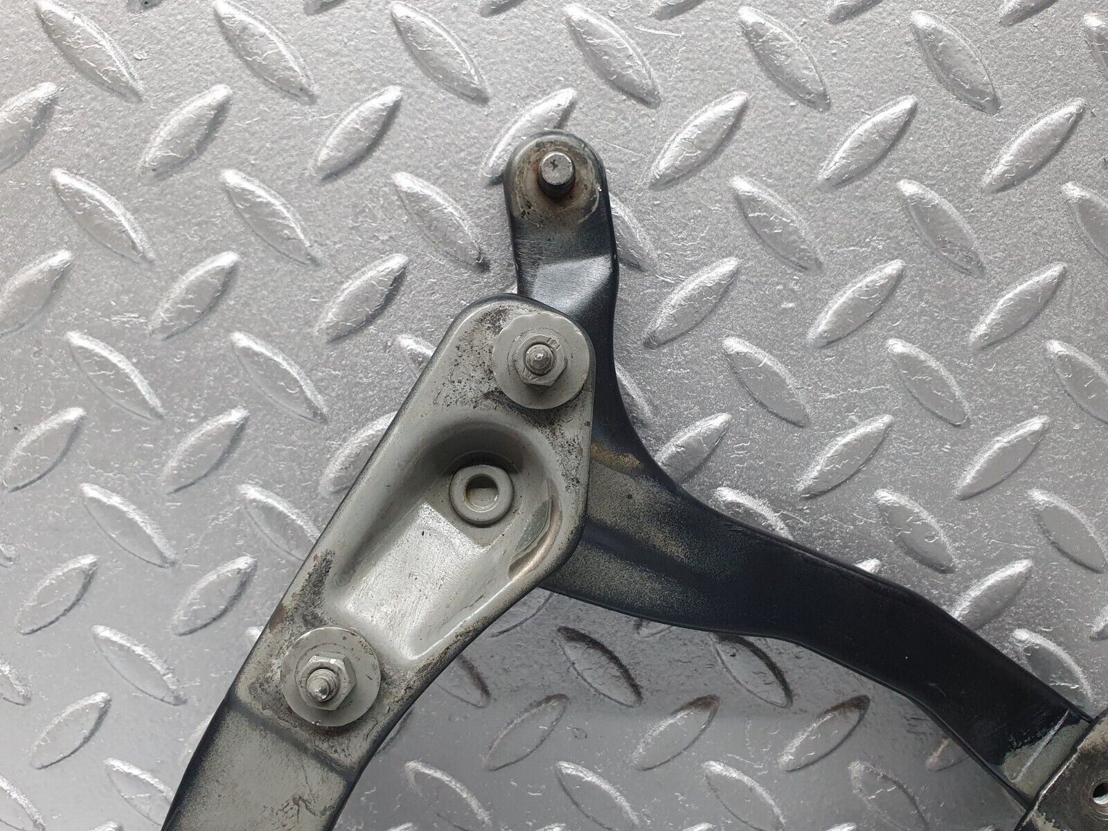 41873 Mercedes-Benz W202 C200 Bonnet Hinge Right Side 2028800228