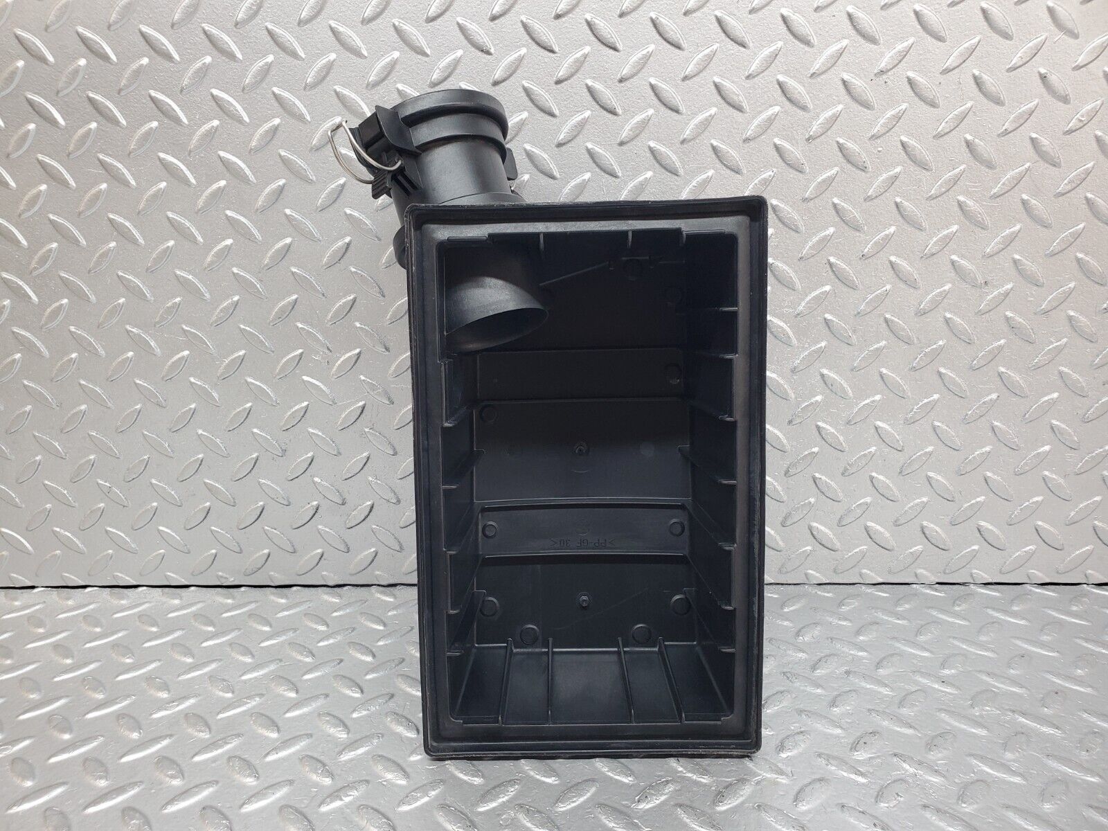 44766 Mercedes-Benz W124 220E Air Filter Box Housing Lid