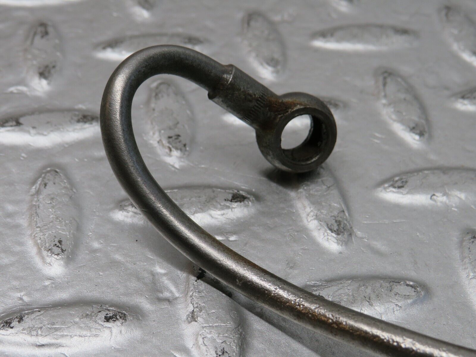 32879 Mercedes-Benz C107 R107 350 V8 Oil Pressure Hose Pipe