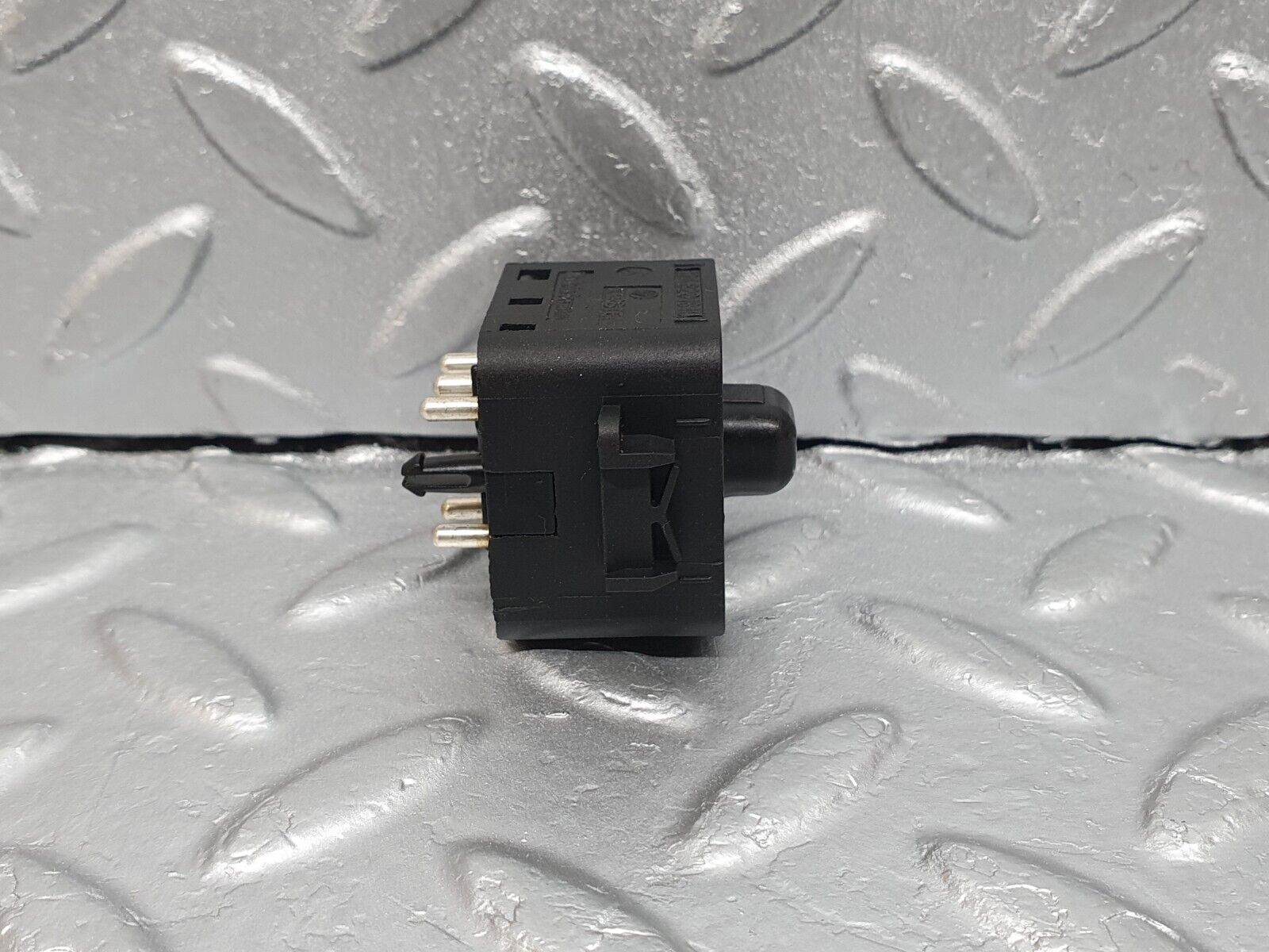 41651 Mercedes-Benz W124 200E Electric Mirror Adjust Switch 1248201810