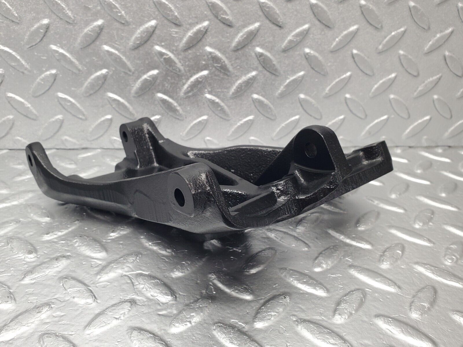 46637 Mercedes-Benz C123 280CE Coupe Alternator Generator Bracket 1101550735