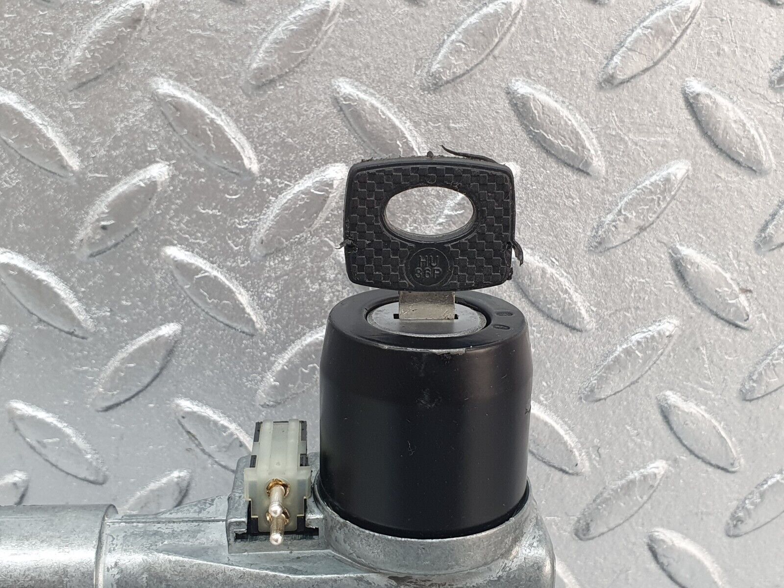 44026 Mercedes-Benz C123 230CE Coupe Steering Lock Ignition Switch With Key