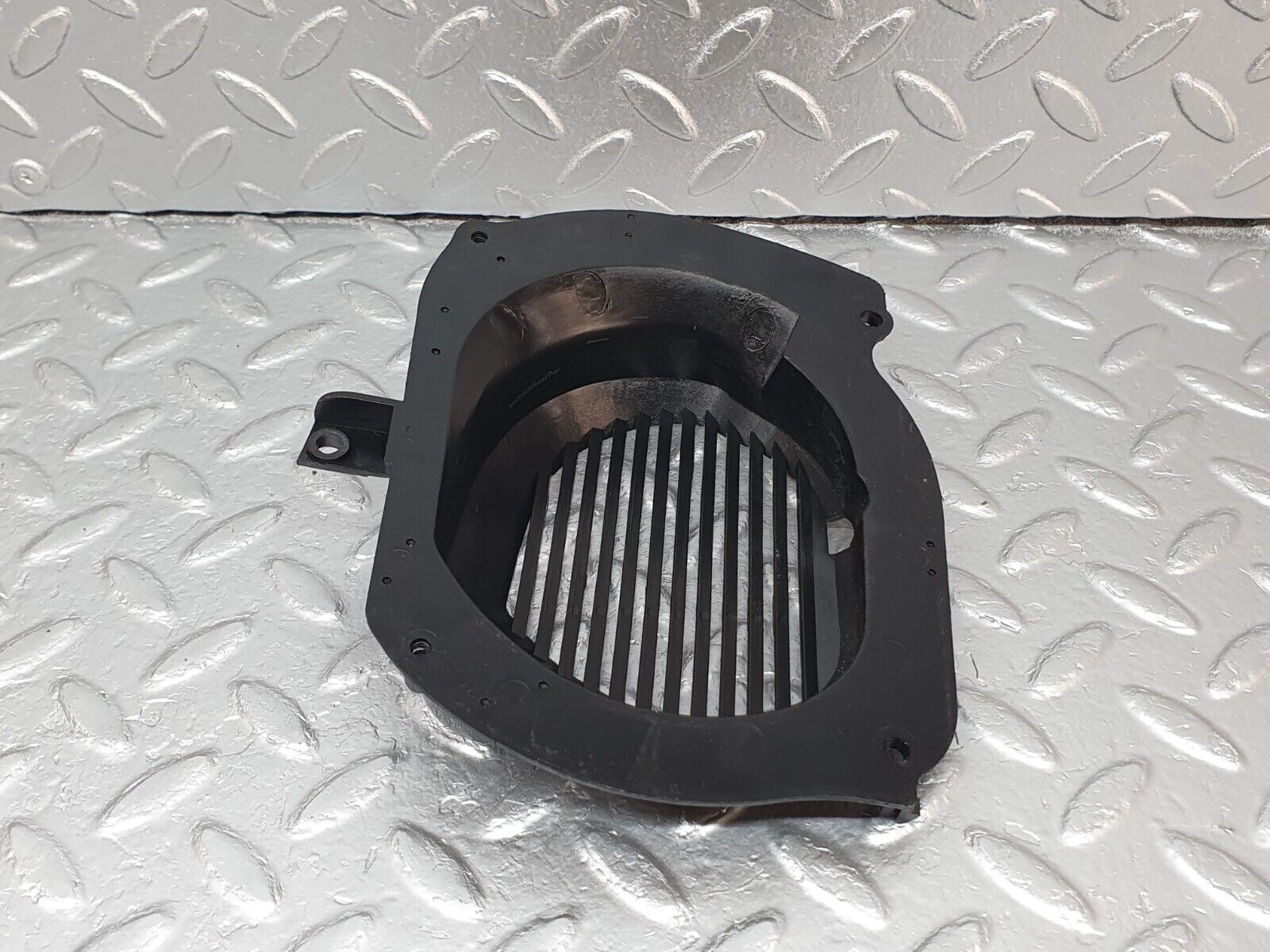 41743 Mercedes-Benz W202 C200 Rear Left Door Speaker Cover 2028270783