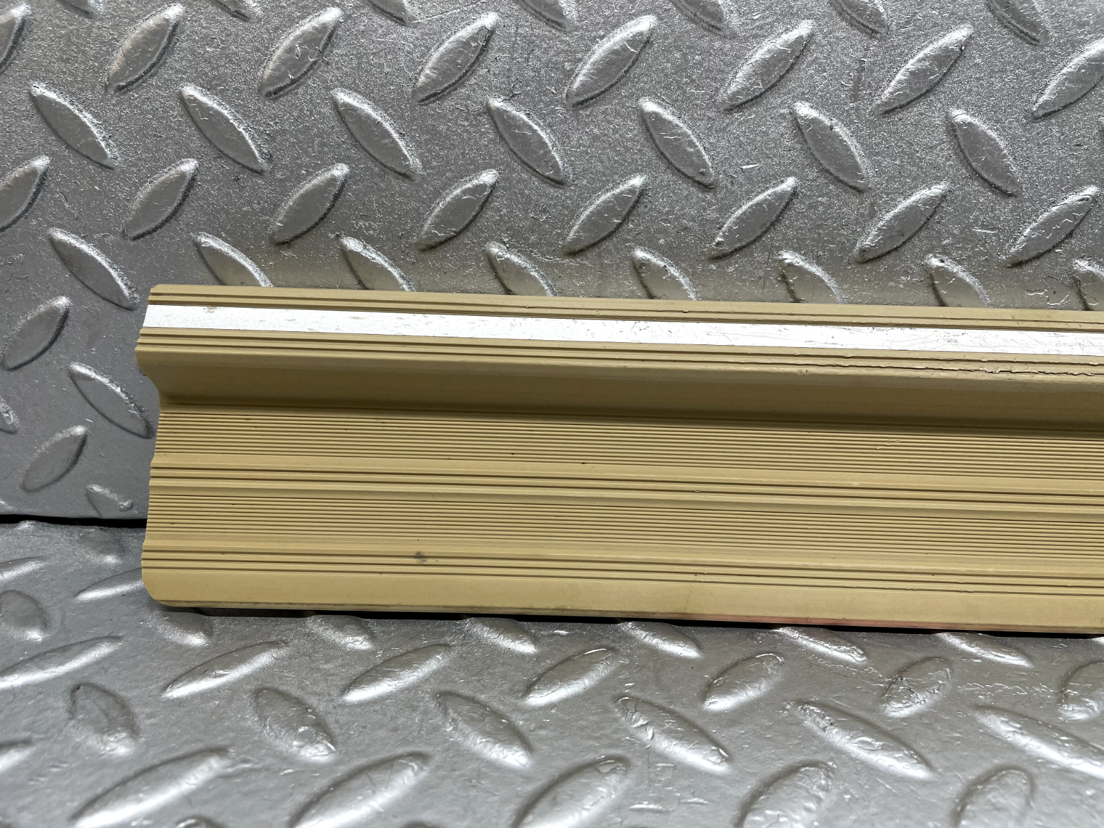 44263 Mercedes-Benz W123 280E Front Left Door Sill Trim Beige