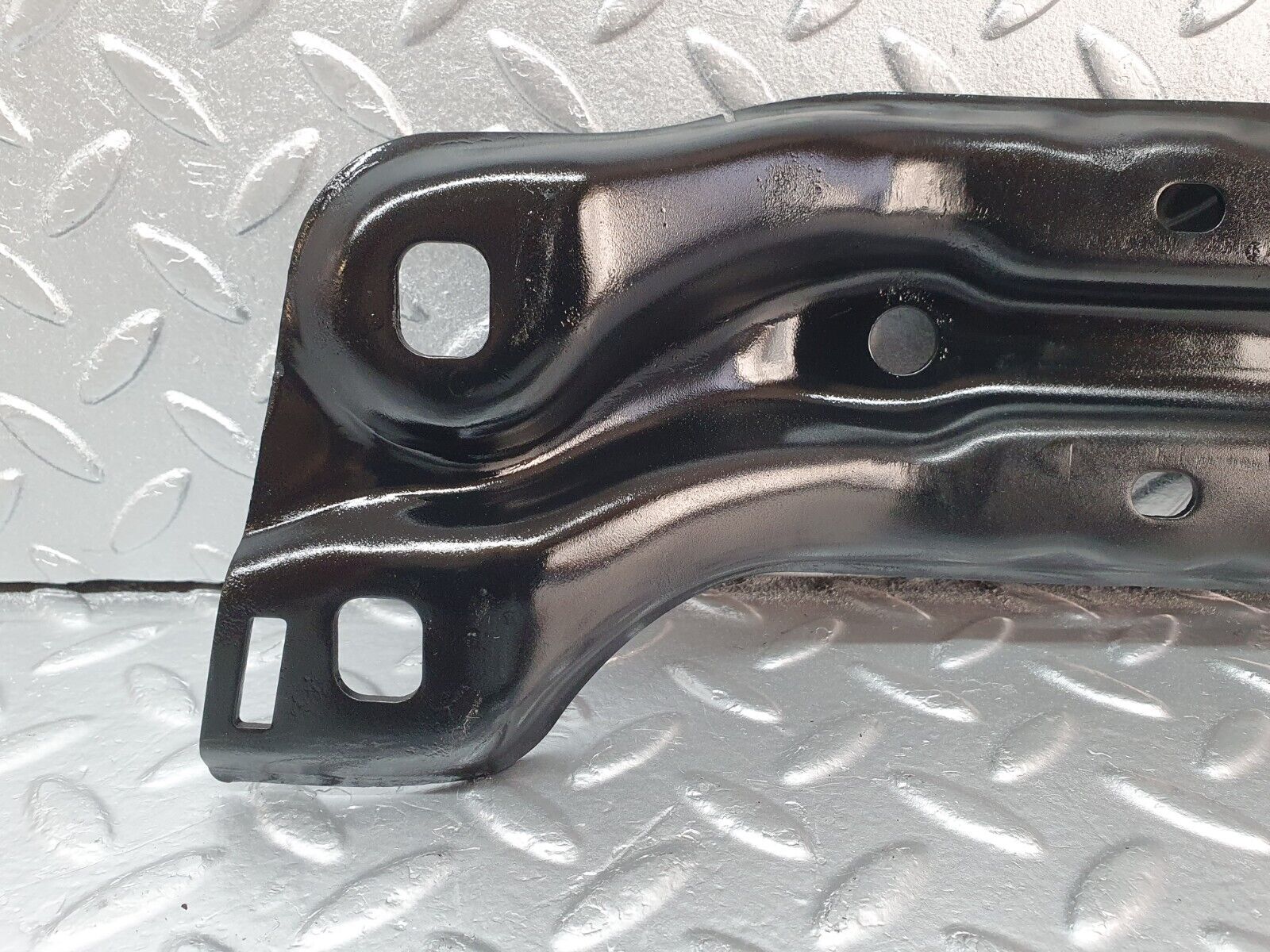 41950 Mercedes-Benz W202 C200 Gearbox Mount Bracket 2022420701