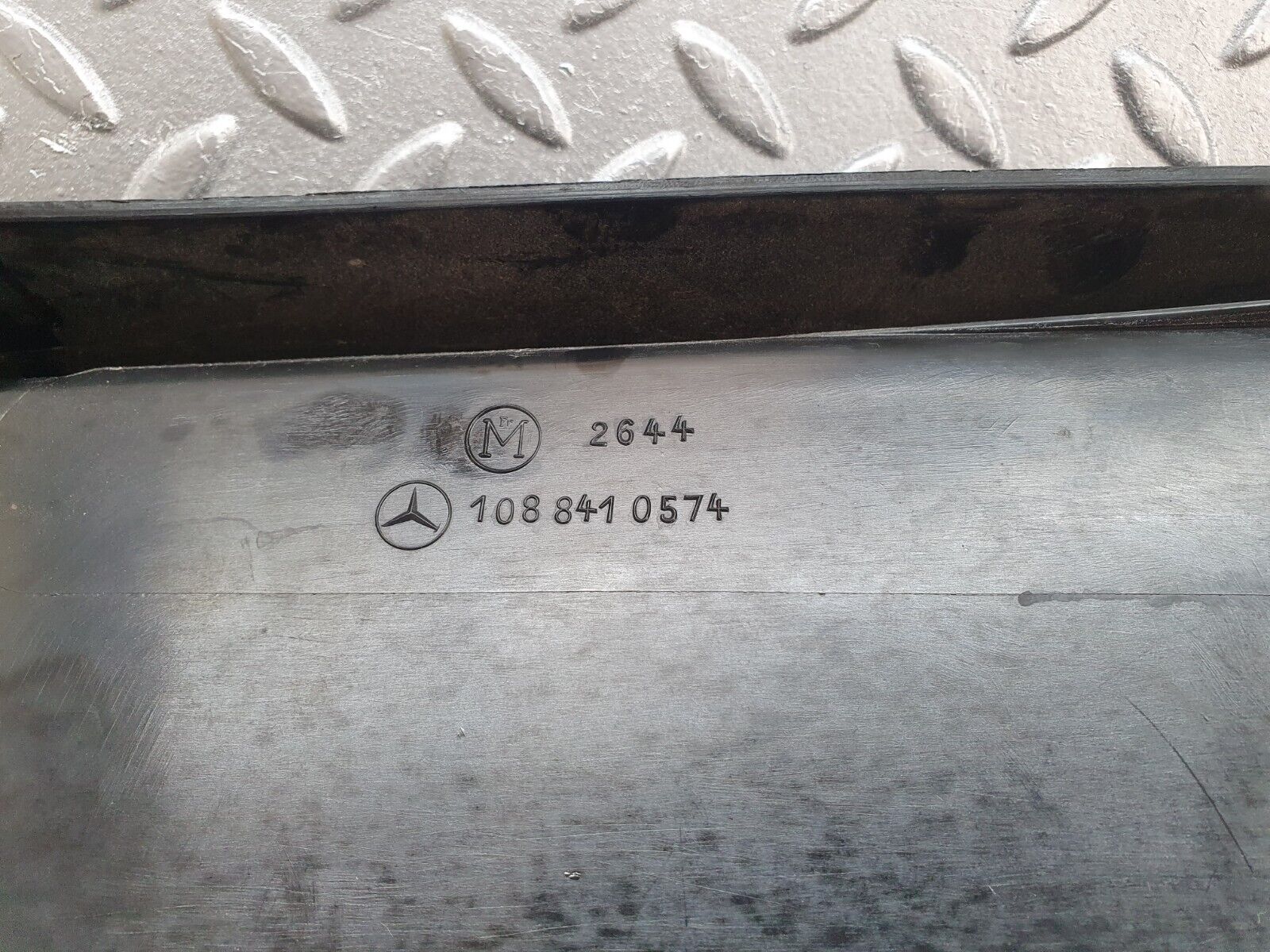 43227 Mercedes-Benz W108 280SE Centre Console Tray Black 1088410574