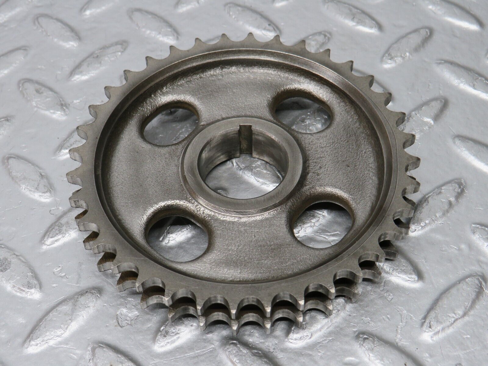 32949 Mercedes-Benz C107 R107 450 V8 Camshaft Timing Gear 1160520601