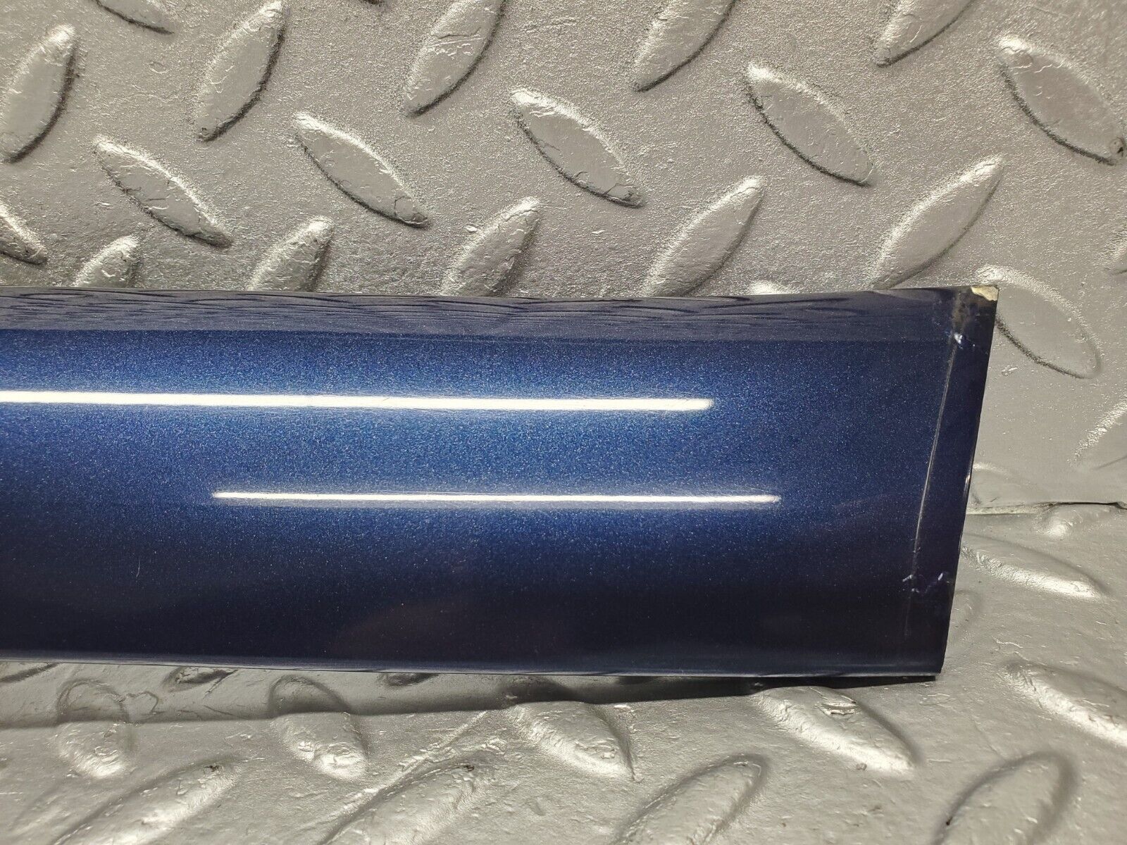 46757 Mercedes-Benz R129 320SL Coupe A Pillar Exterior Trim Right 1296980218 1296980198