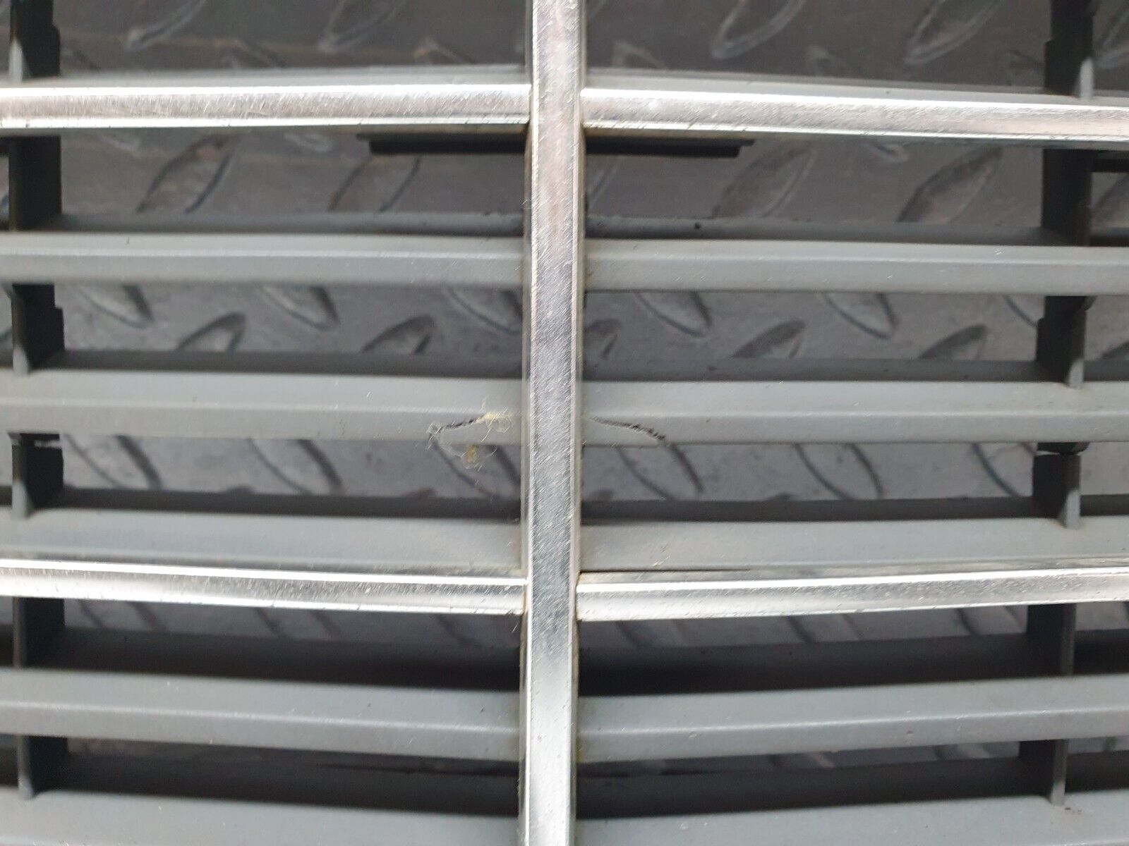 41801 Mercedes-Benz W202 C200 Bonnet Grill Chrome 2028880323