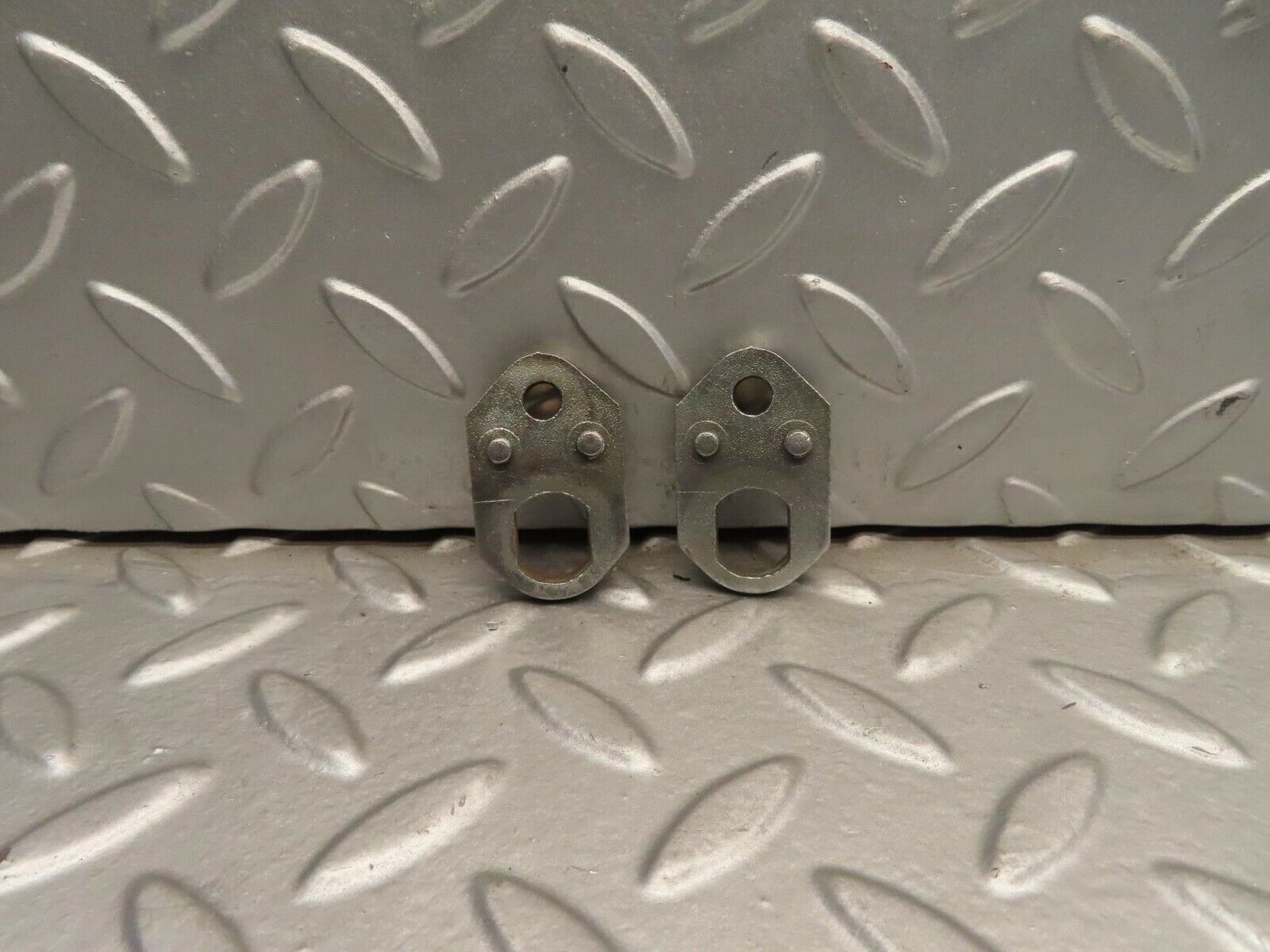 11740 Mercedes-Benz R107 450SL Fuel Injector Bracket