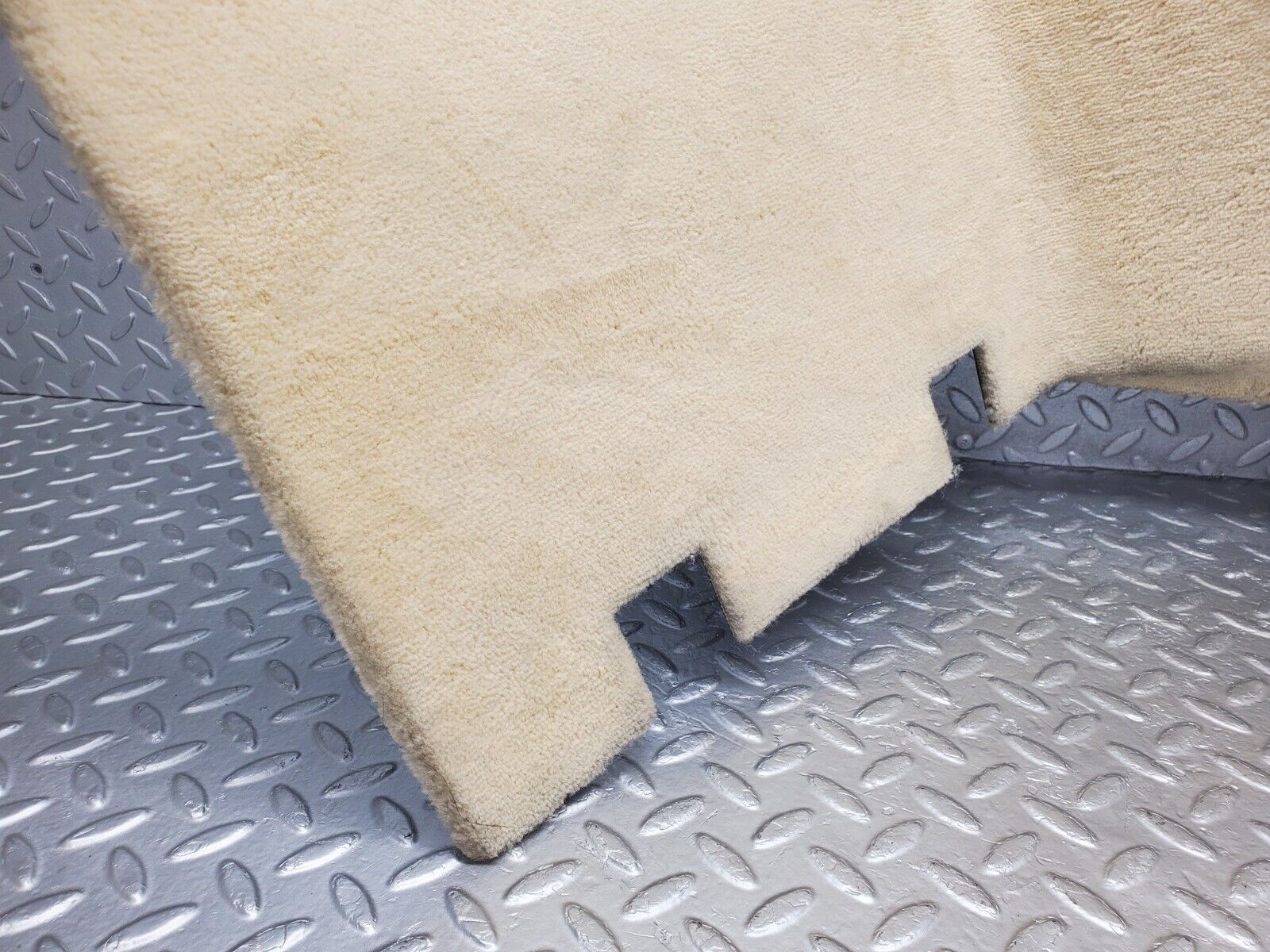 46986 Mercedes-Benz R129 320SL Coupe Rear Left Wall Carpet Beige