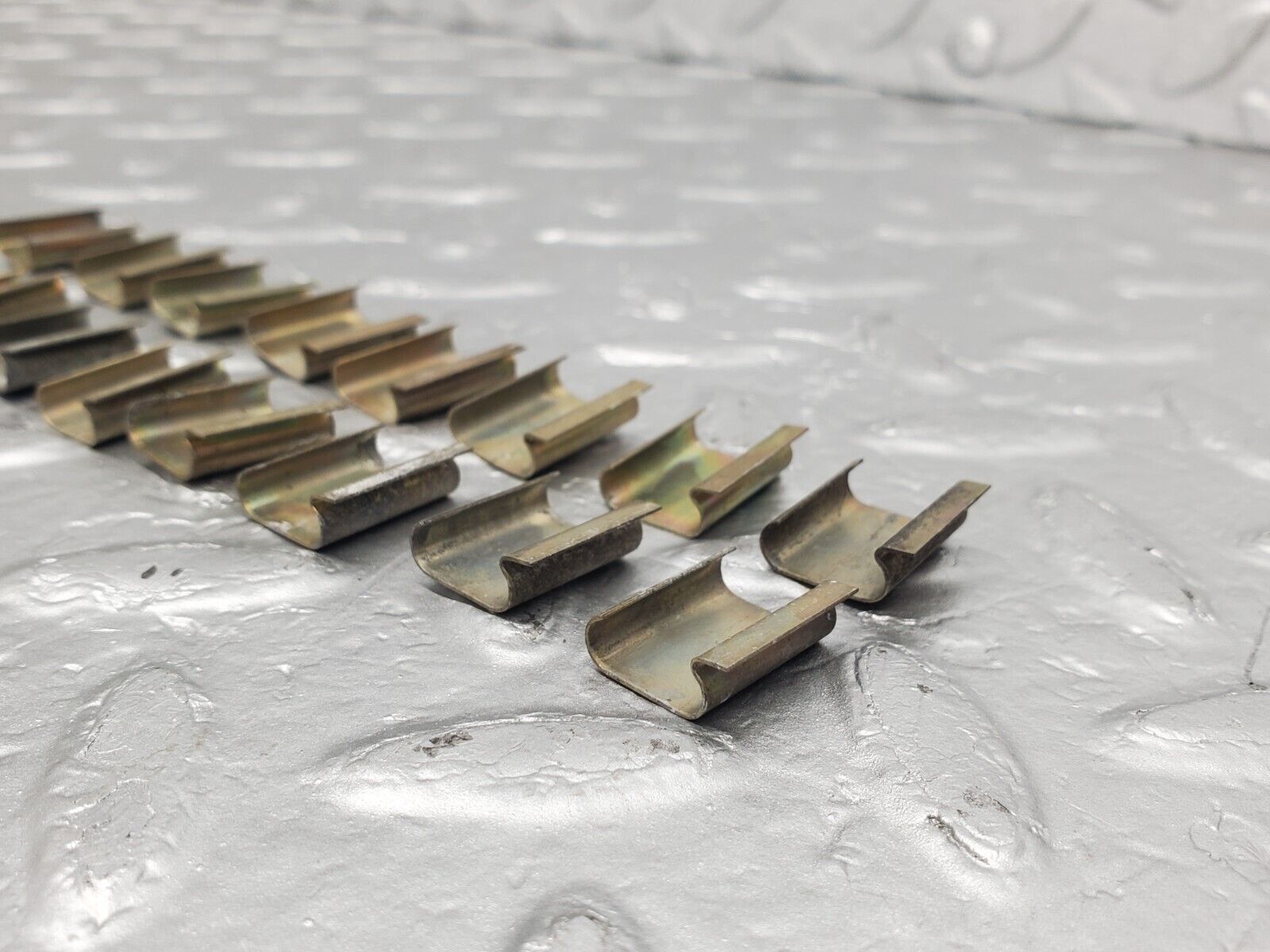 46080 Mercedes-Benz S123 200T Wagon Heater Box Blower Housing Clips