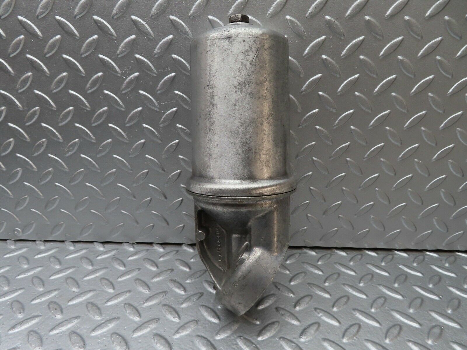 20658 Mercedes-Benz R107 450SL Oil Filter Housing 1161840309