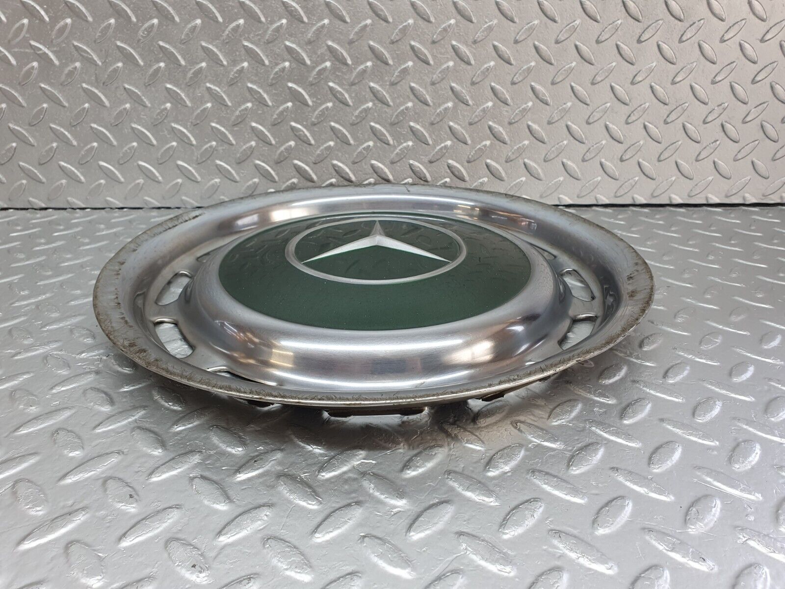 43230 Mercedes-Benz W108 280SE Wheel Hub Cap 14''