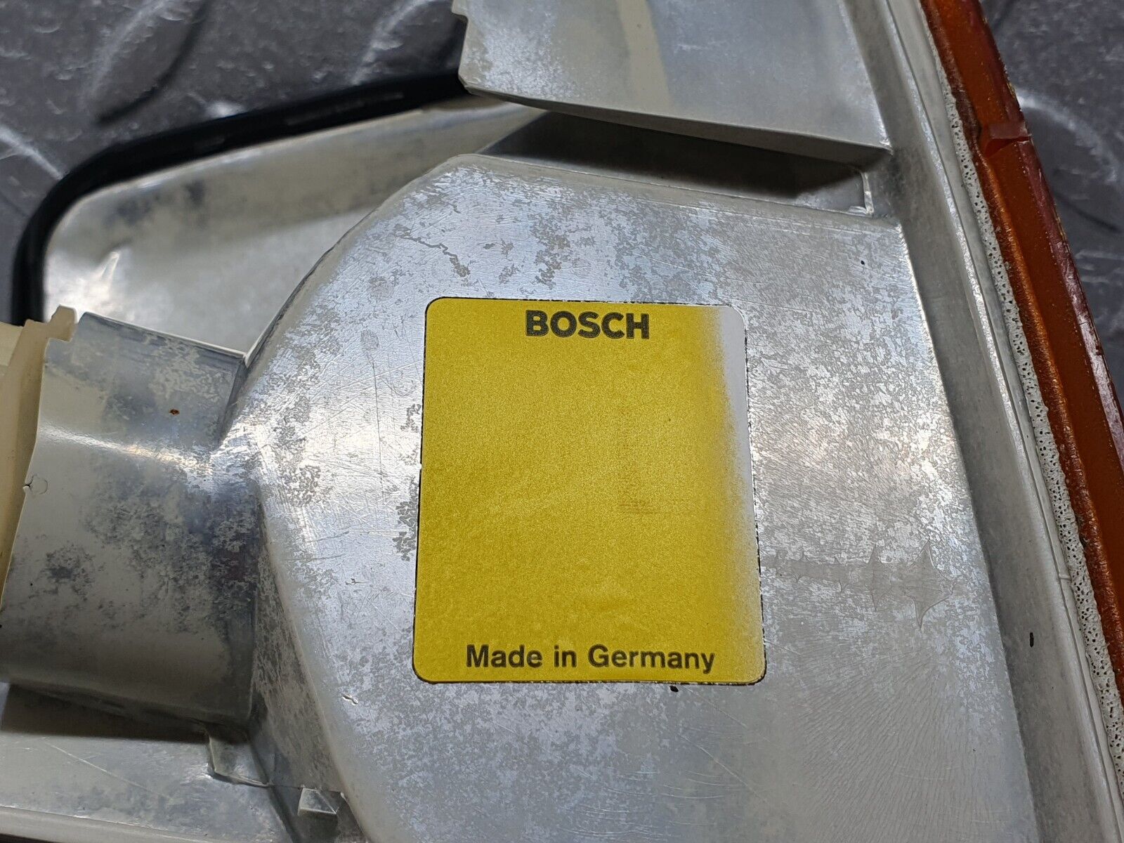 42784 Mercedes-Benz W201 190 2.0L Indicator Light Front Left Bosch 1305232911