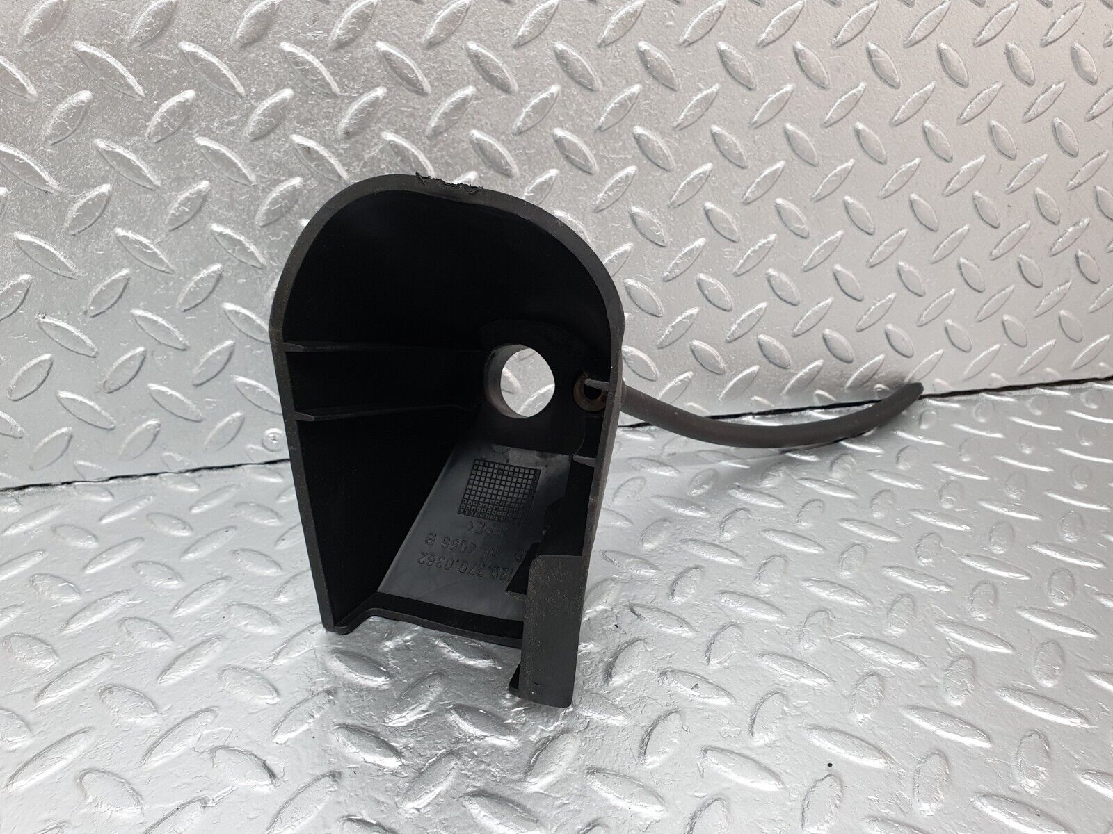 42197 Mercedes-Benz R129 320SL Coupe Roof Folding Lift Cylinder Cover Left 1297700362