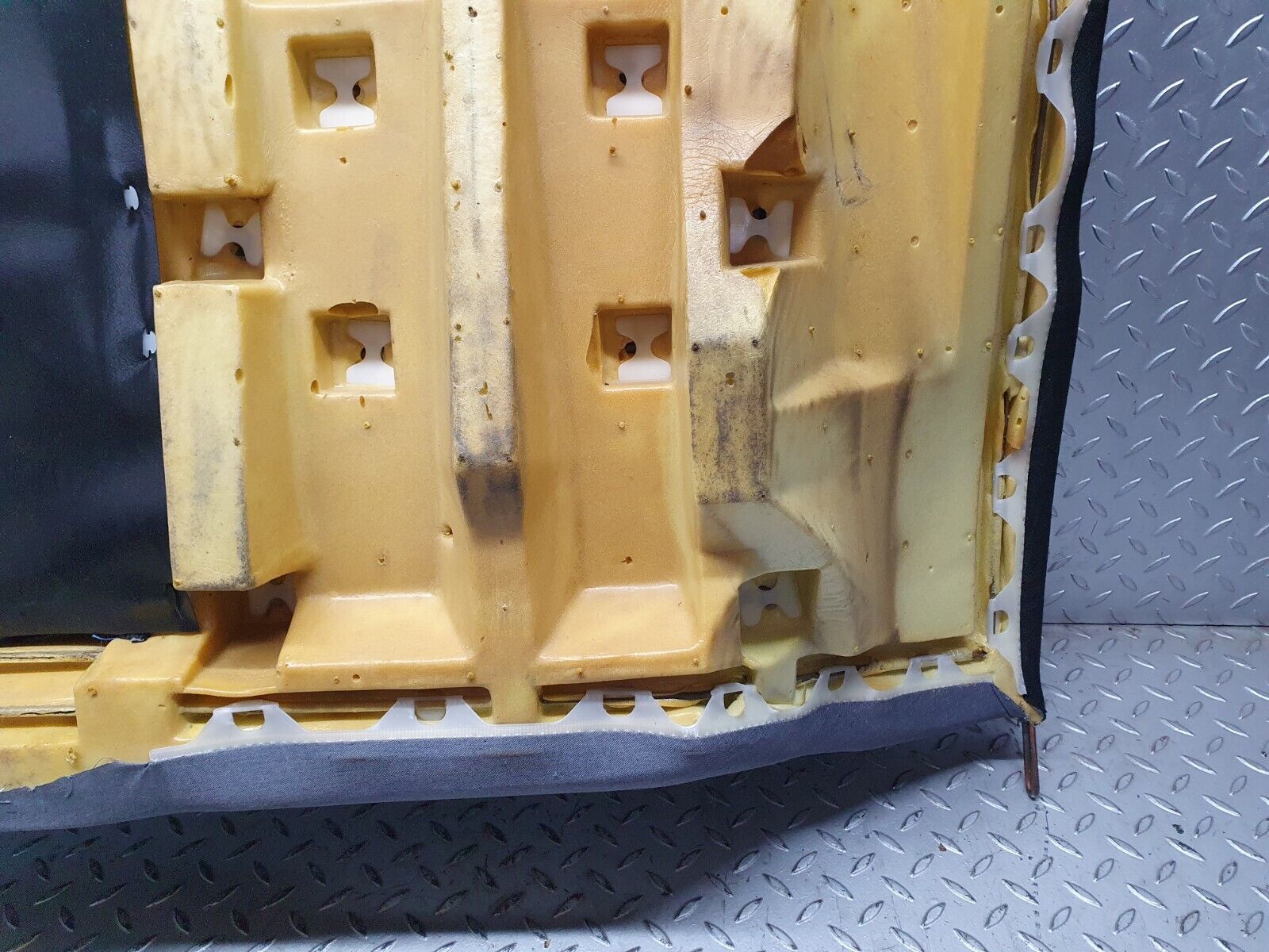 41990 Mercedes-Benz W202 C200 Rear Seat 2029200550 2029202916